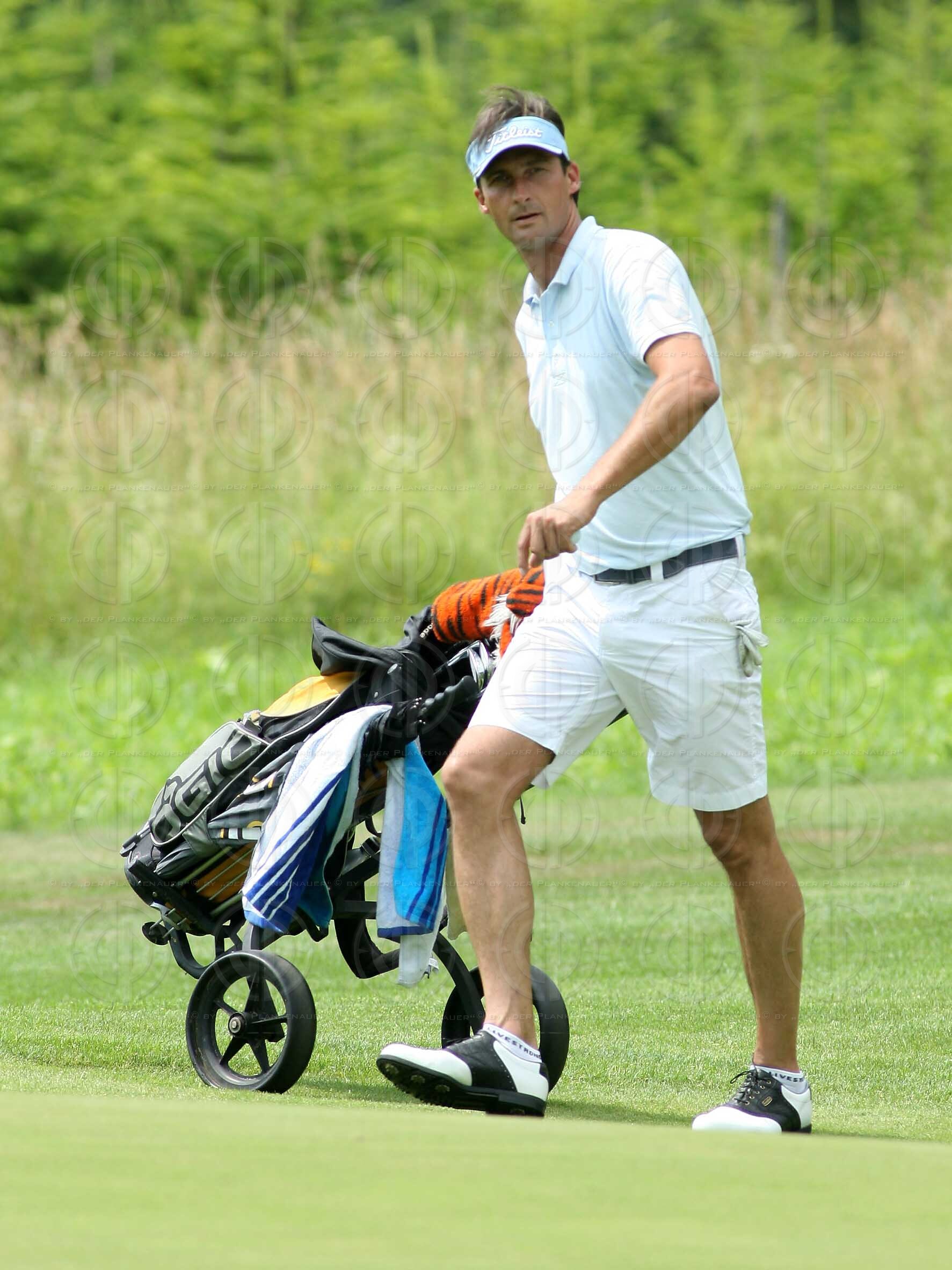 Das Institut-Charity Golf Einladungsturnier-Bewerb