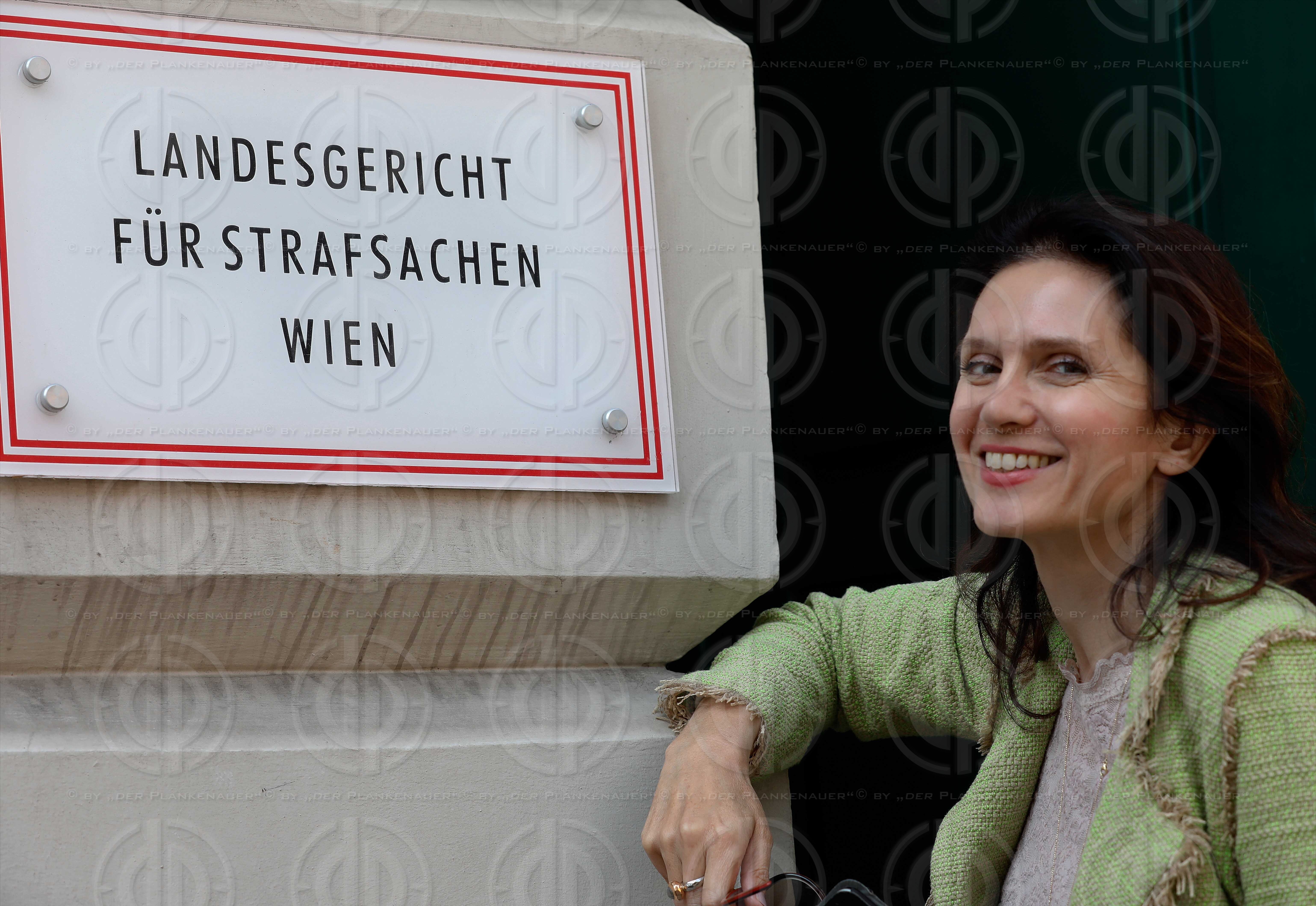 RA Mag. Dr. Astrid WAGNER