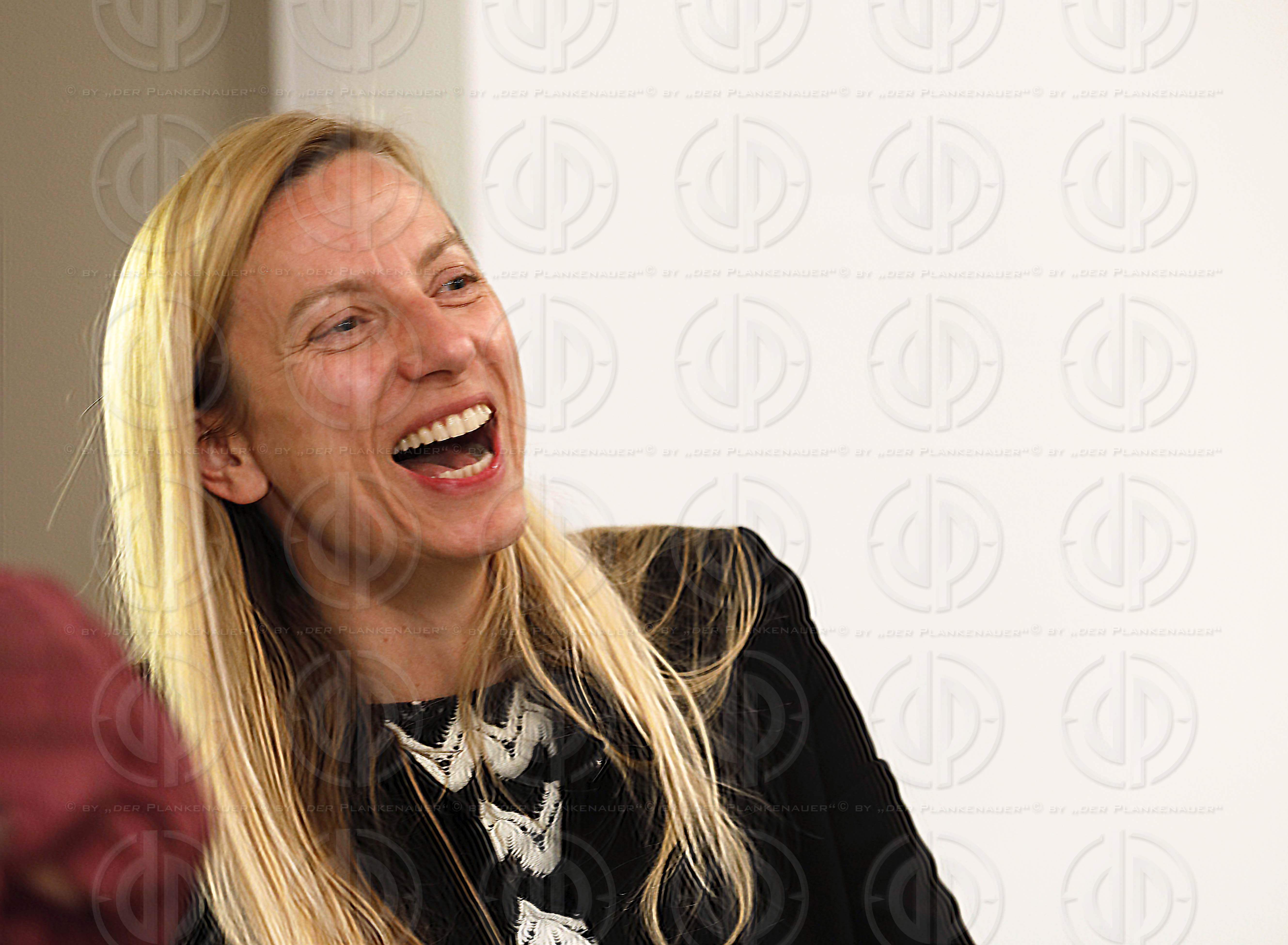 BMin. Juliane BOGNER-STRAUSS im steir. Presseclub