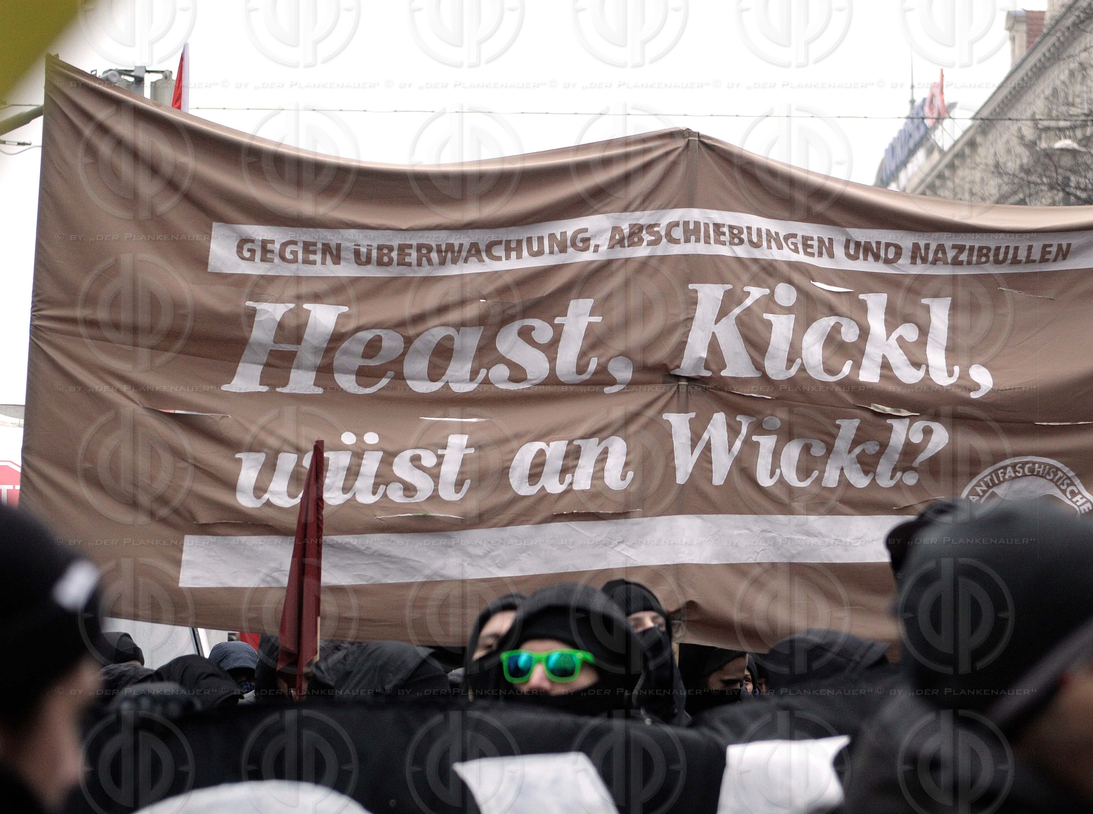 Grosskundgebung gegen tuerkisblaue Regierung