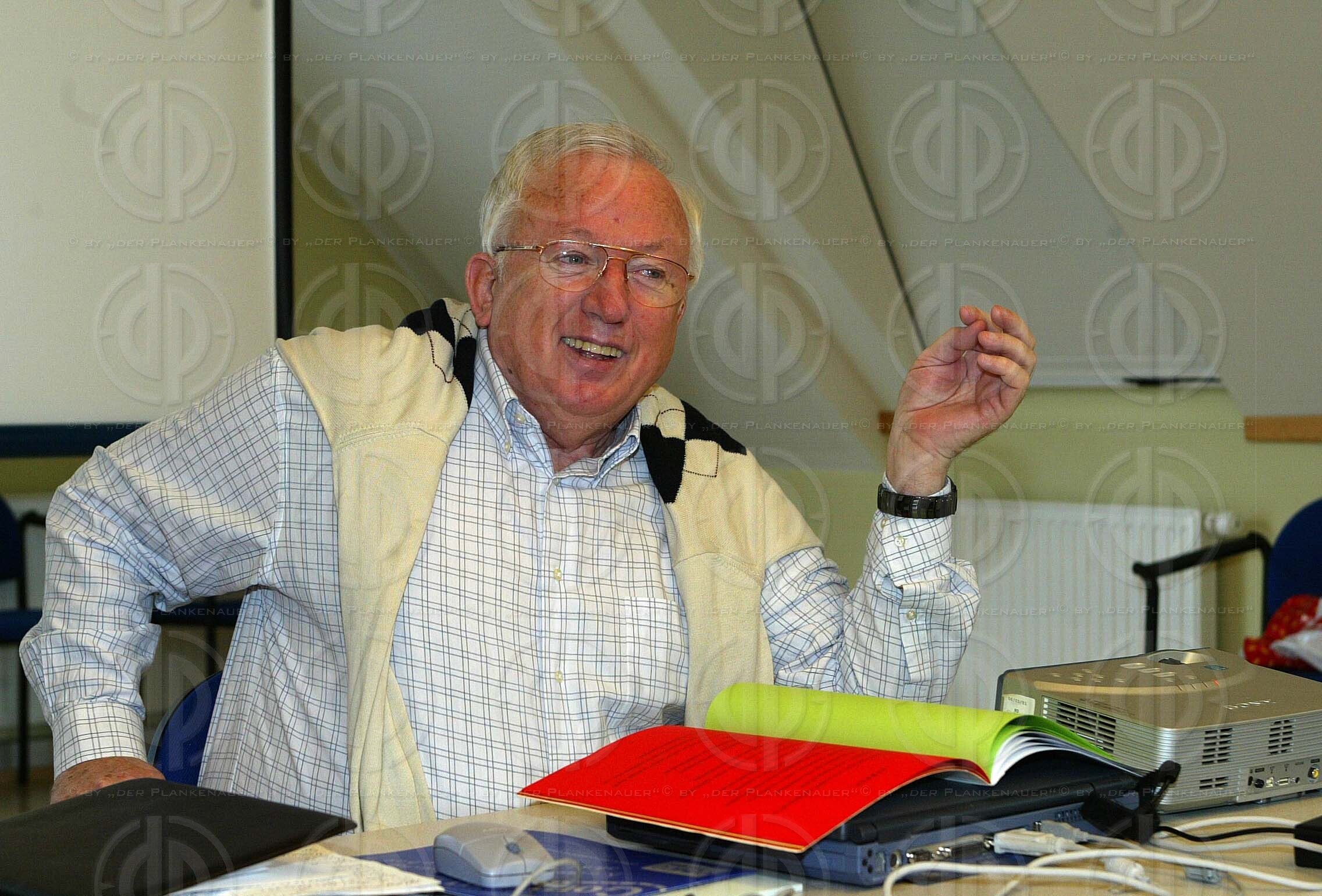 Dr. Walter OBERLECHNER