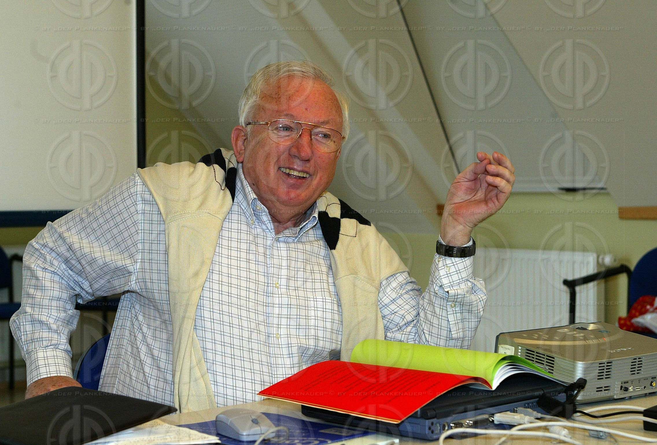 Dr. Walter OBERLECHNER