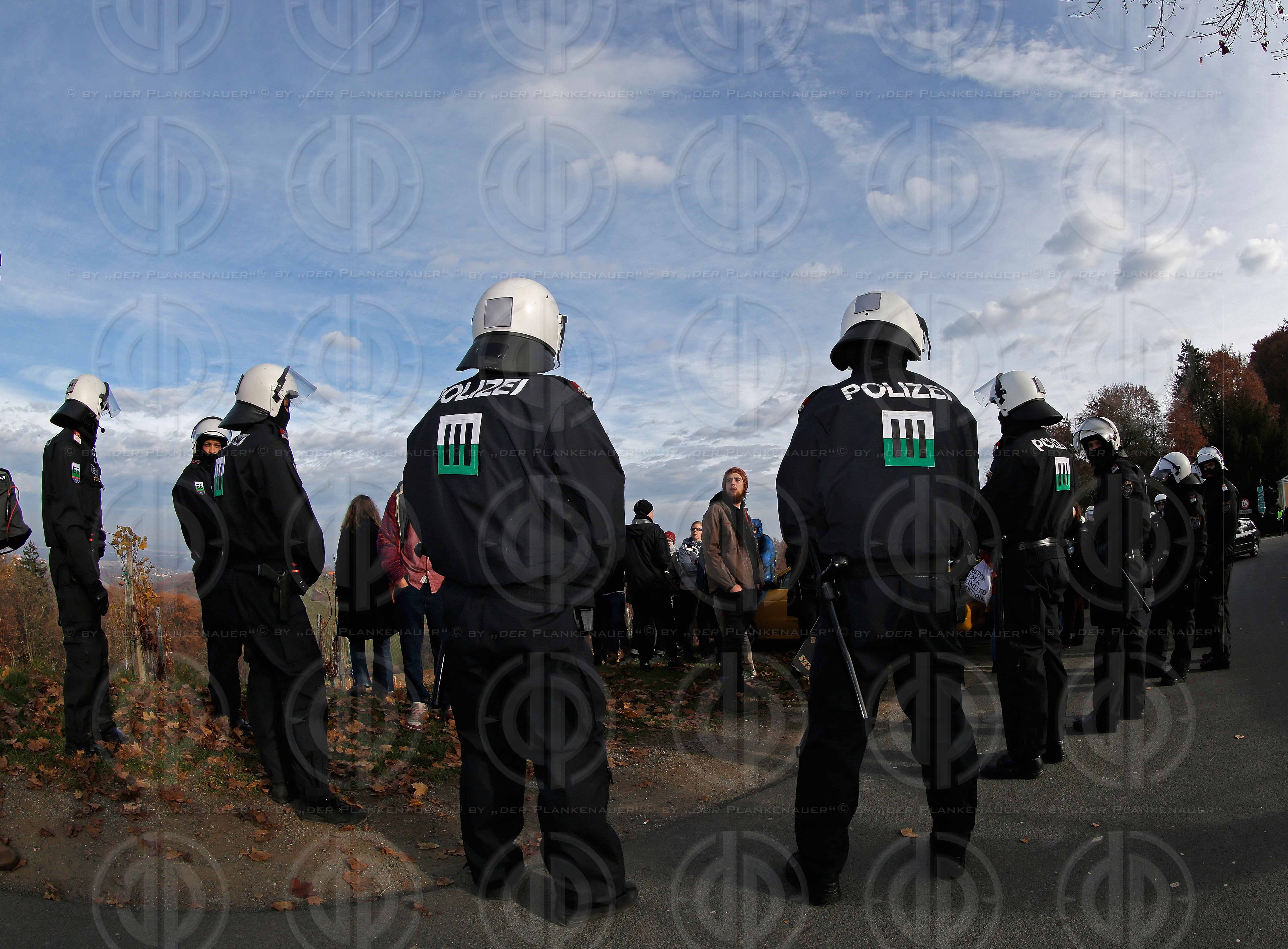 Antifa-Demo und Gegendemo in Spielfeld und Umgebung