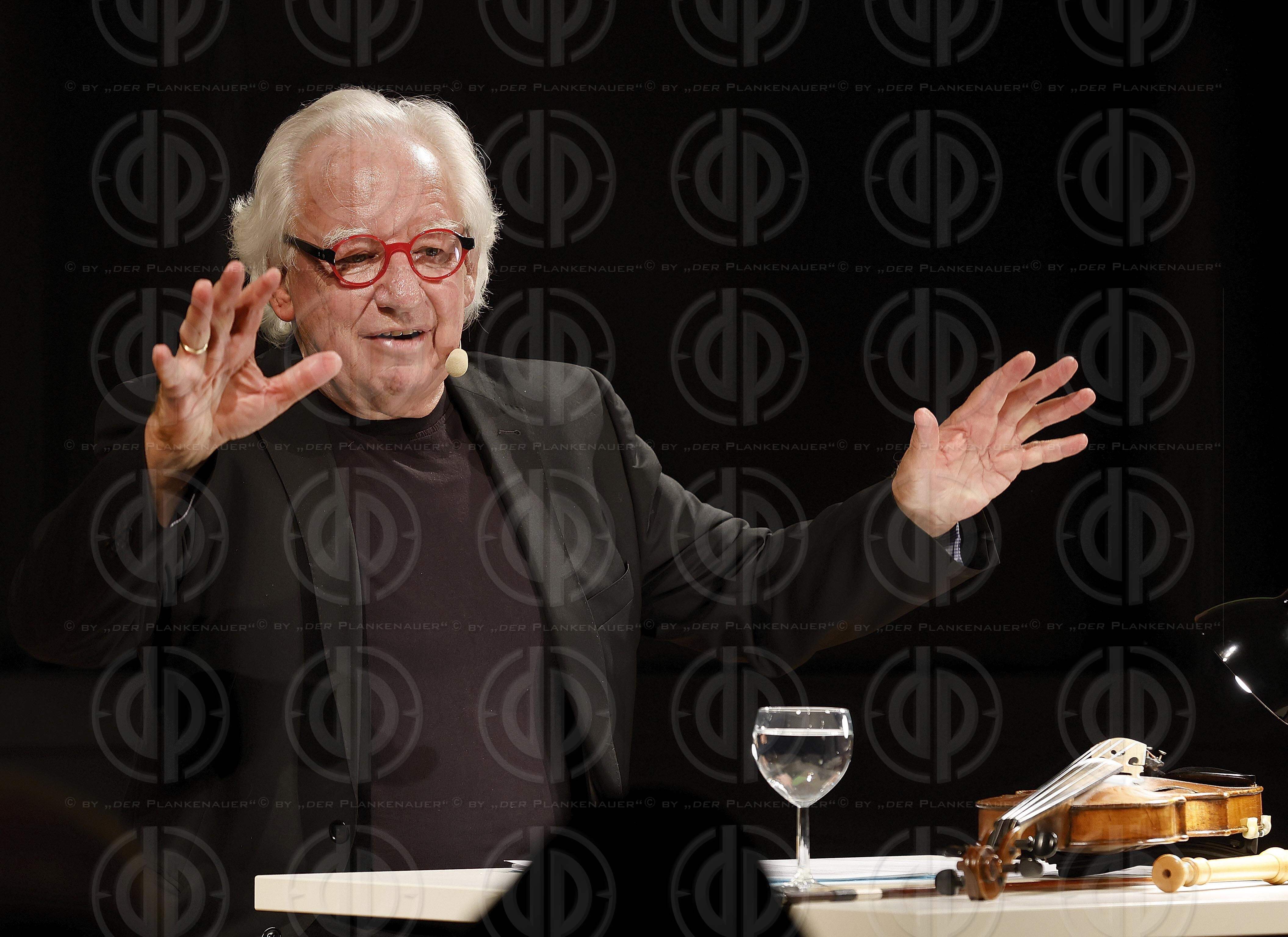 Lesung mit Musik - Lorenz Maierhofer am 10.10.2025