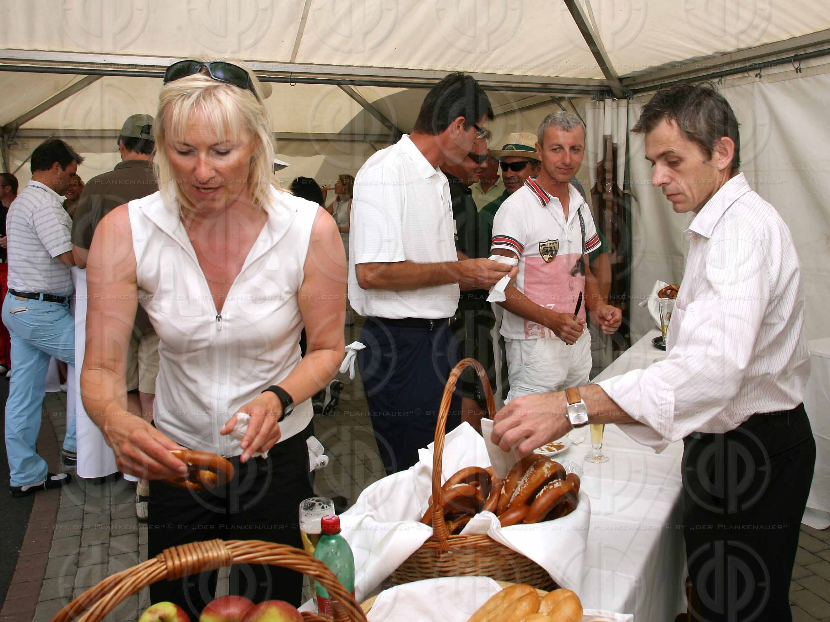 Das Institut-Charity Golf Einladungsturnier-Registrierung