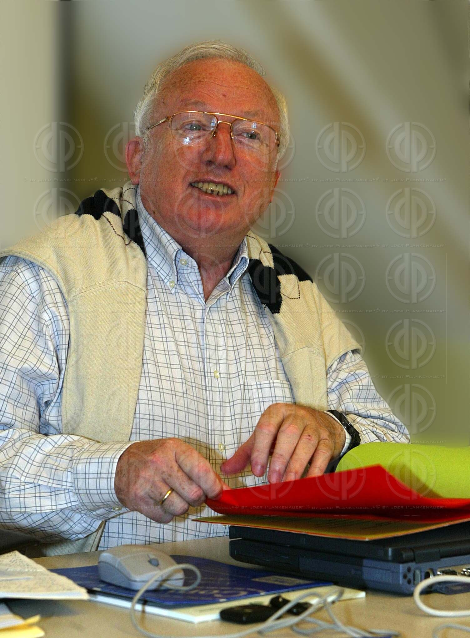 Dr. Walter OBERLECHNER