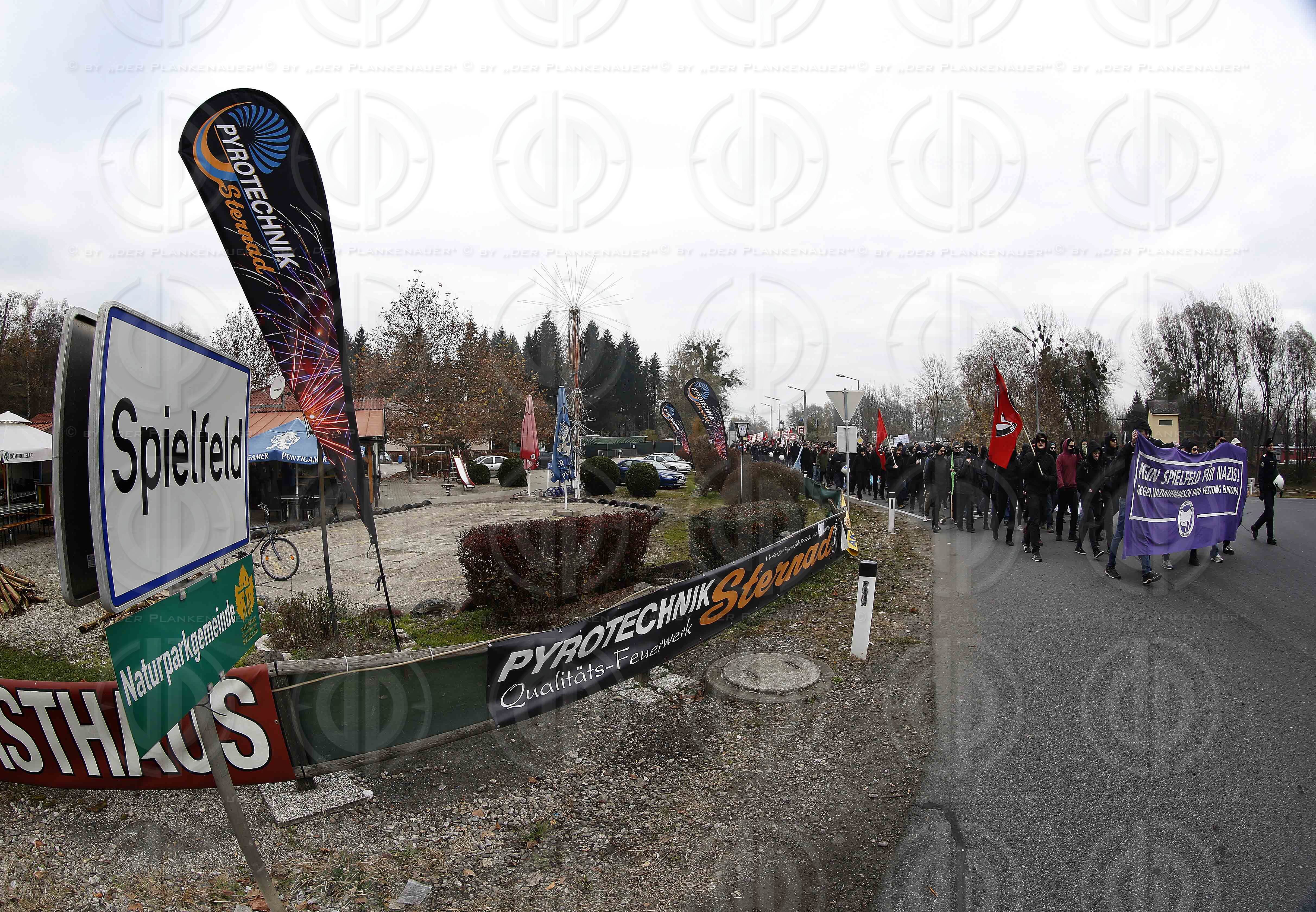 Antifa-Demo und Gegendemo in Spielfeld und Umgebung