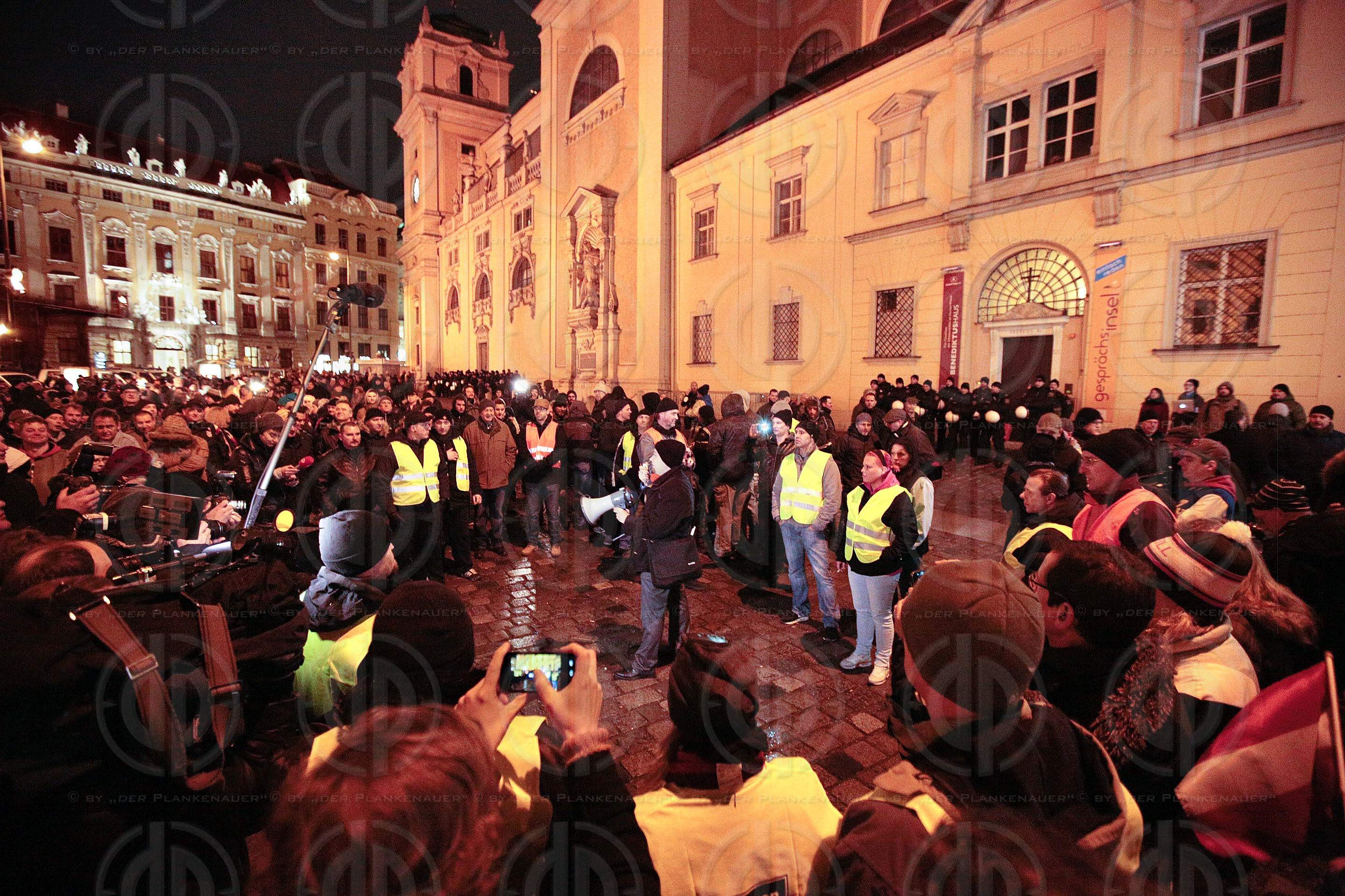 Pegida Demo und Gegendemo