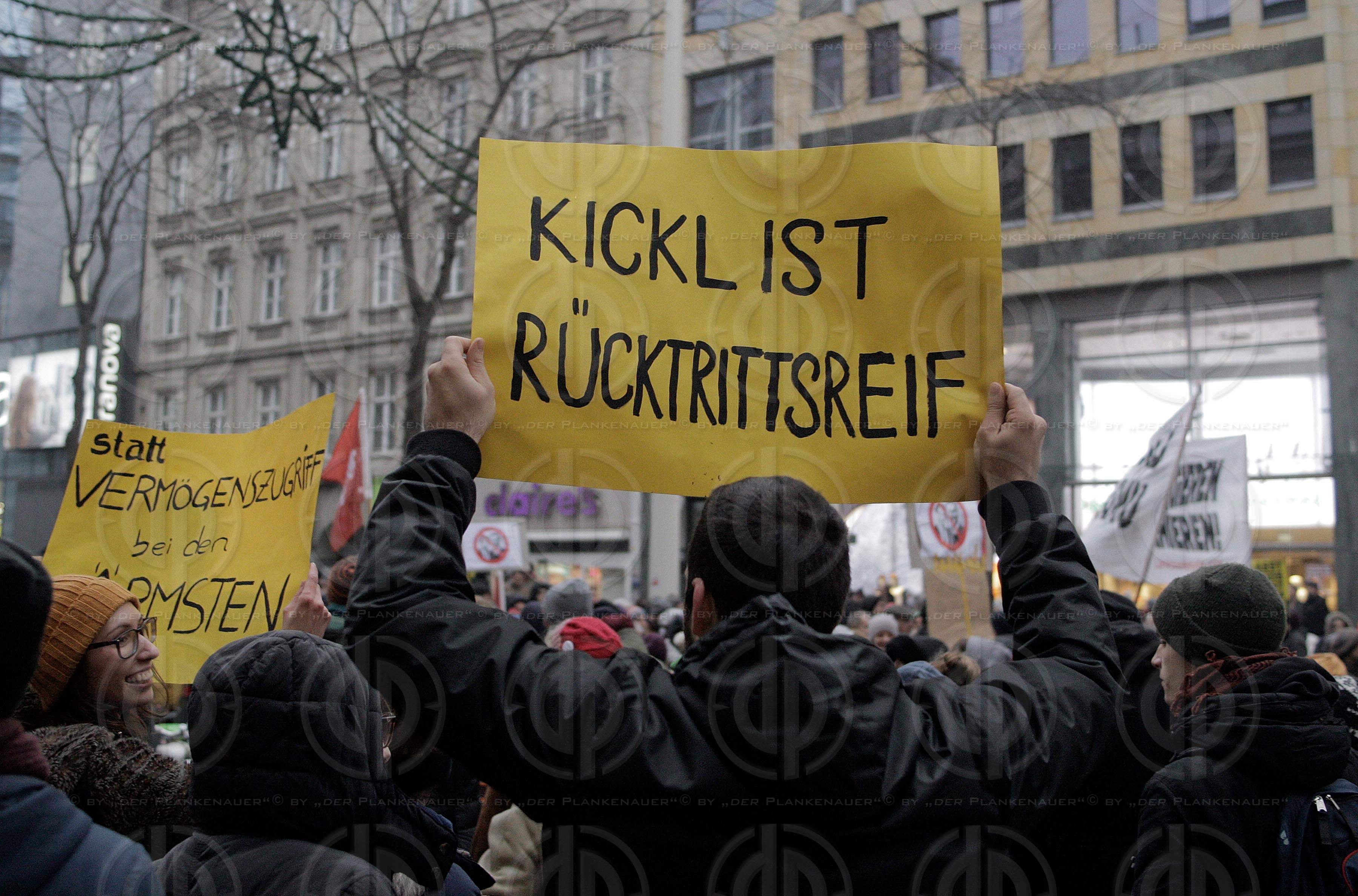 Grosskundgebung gegen tuerkisblaue Regierung