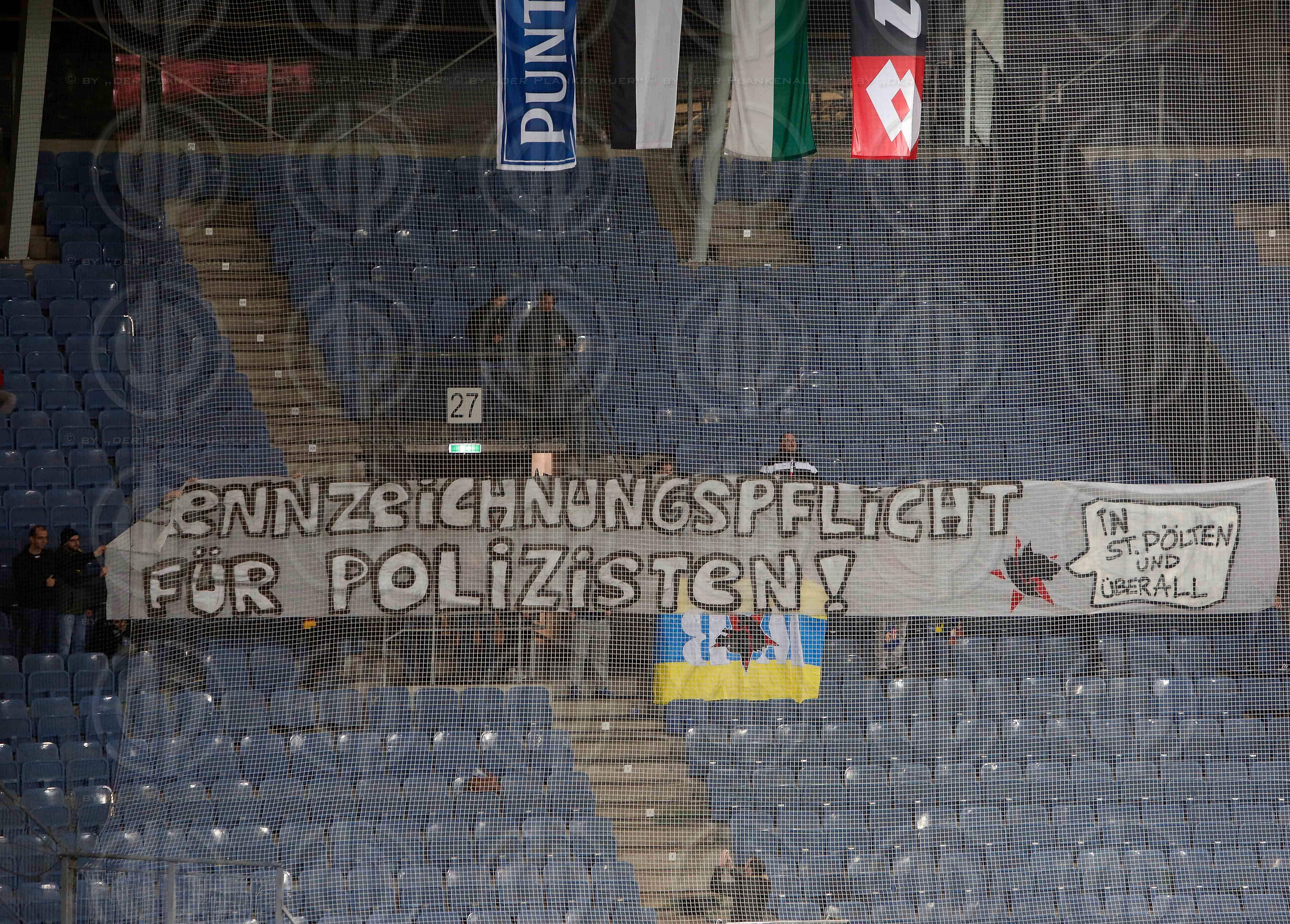 SK Sturm vs. SKN St. Poelten (1:2)