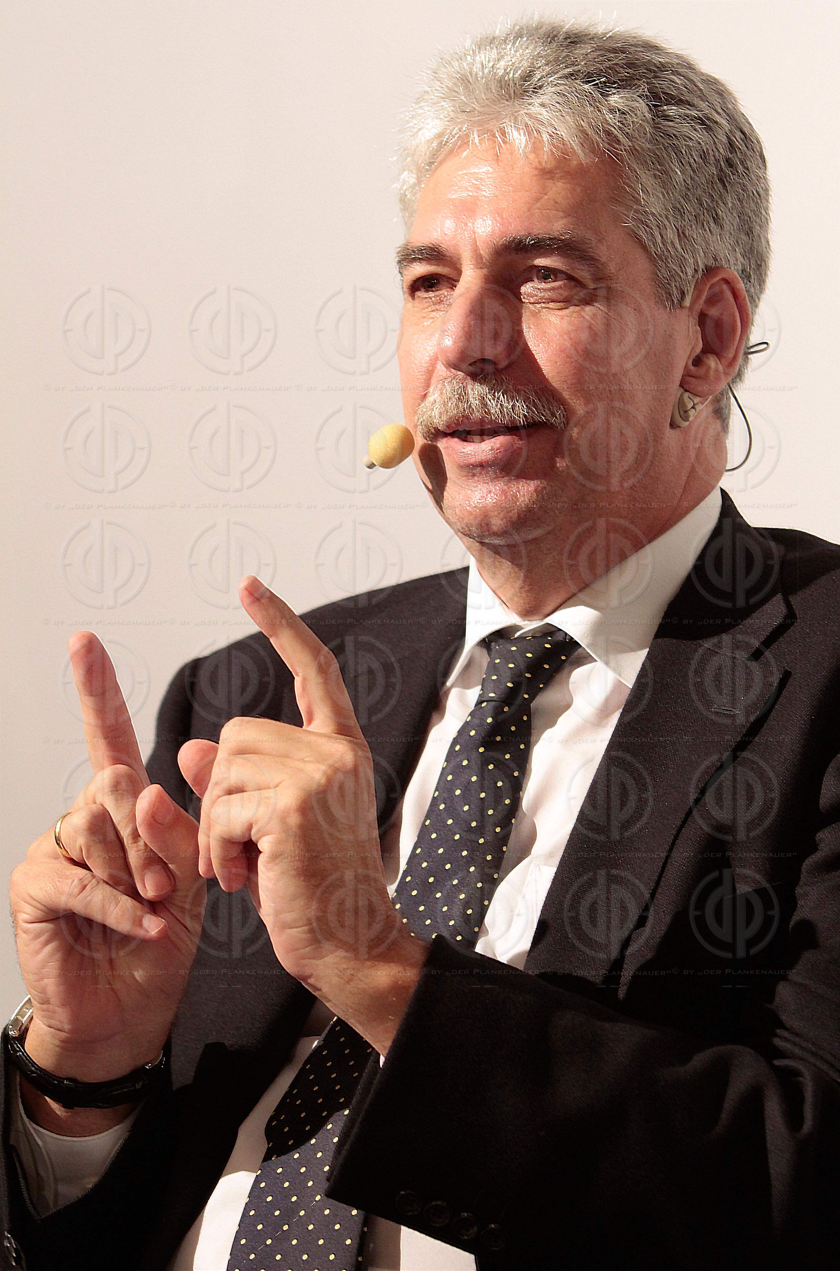 DiensTalk - Zwischen Reformfreude und Sparzwaengen