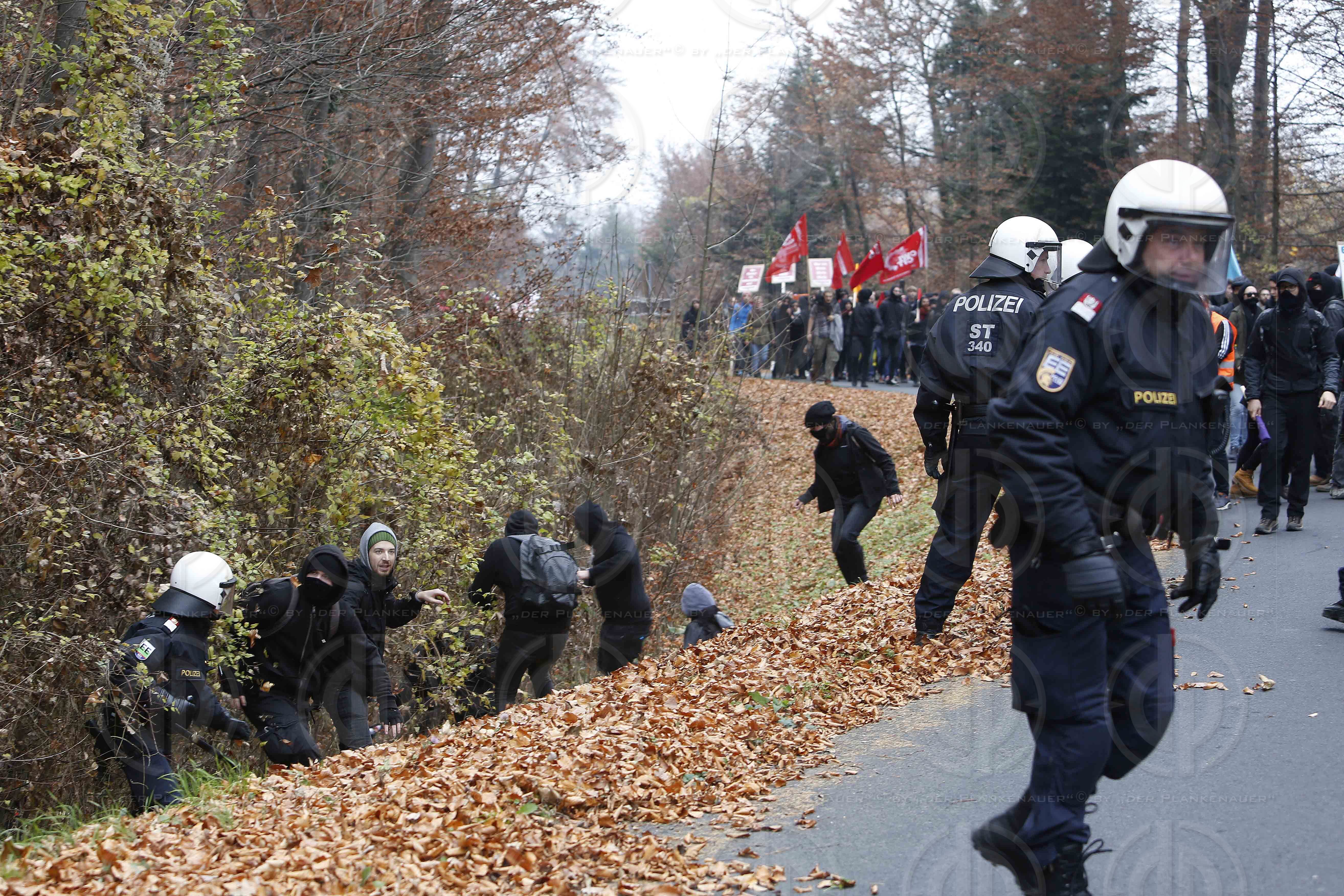 Antifa-Demo und Gegendemo in Spielfeld und Umgebung