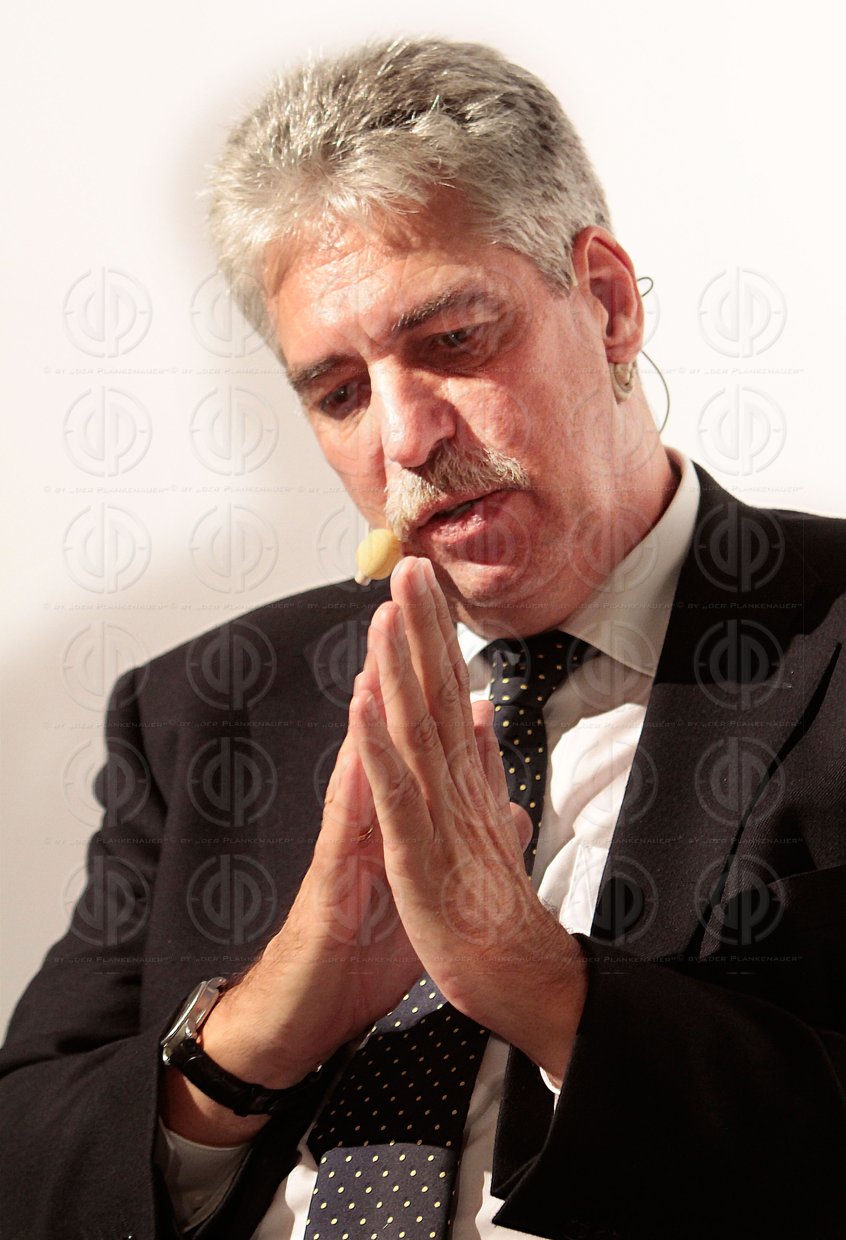 DiensTalk - Zwischen Reformfreude und Sparzwaengen