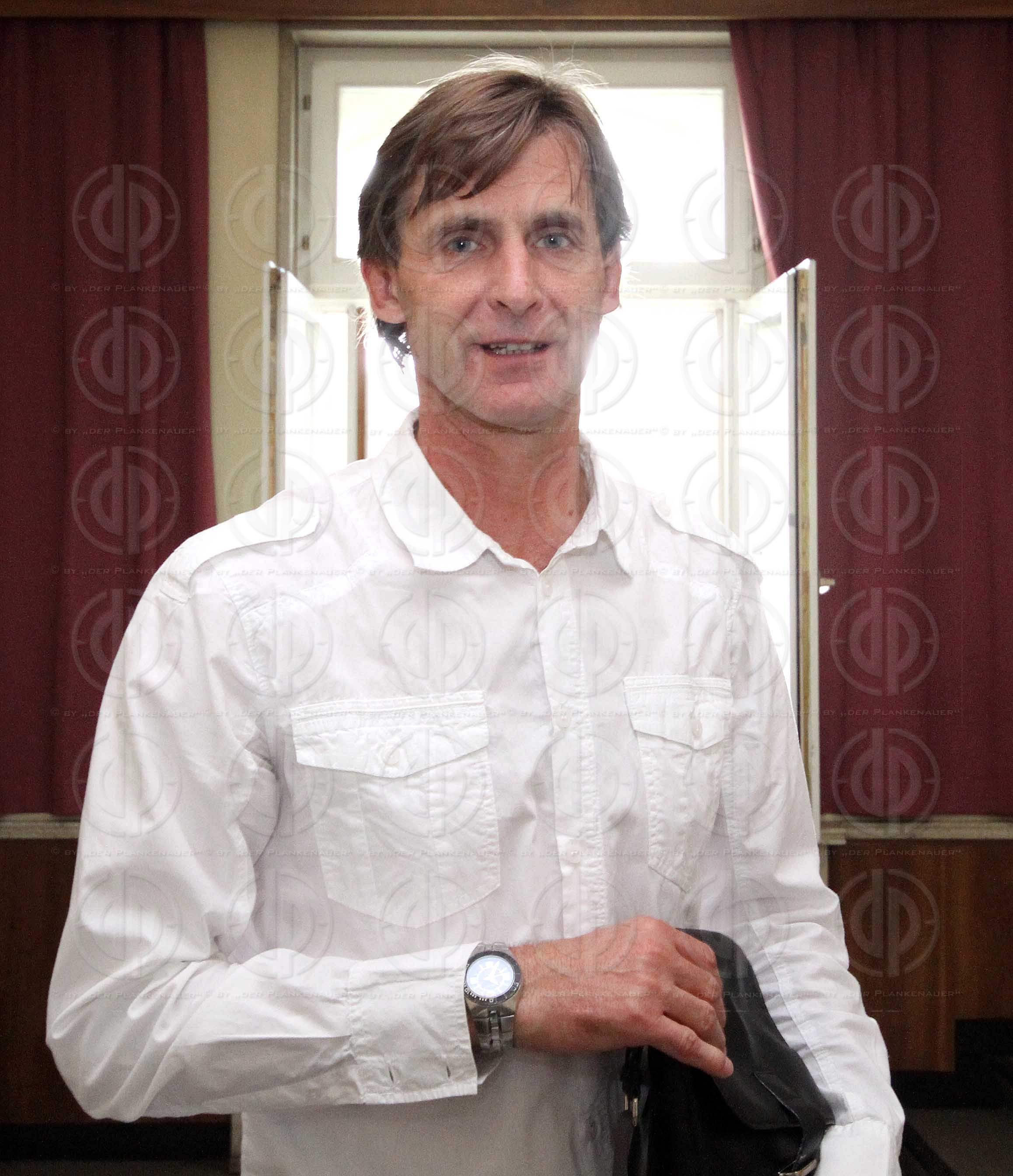 Strafverfahren gegen Hannes KARTNIG u.a.