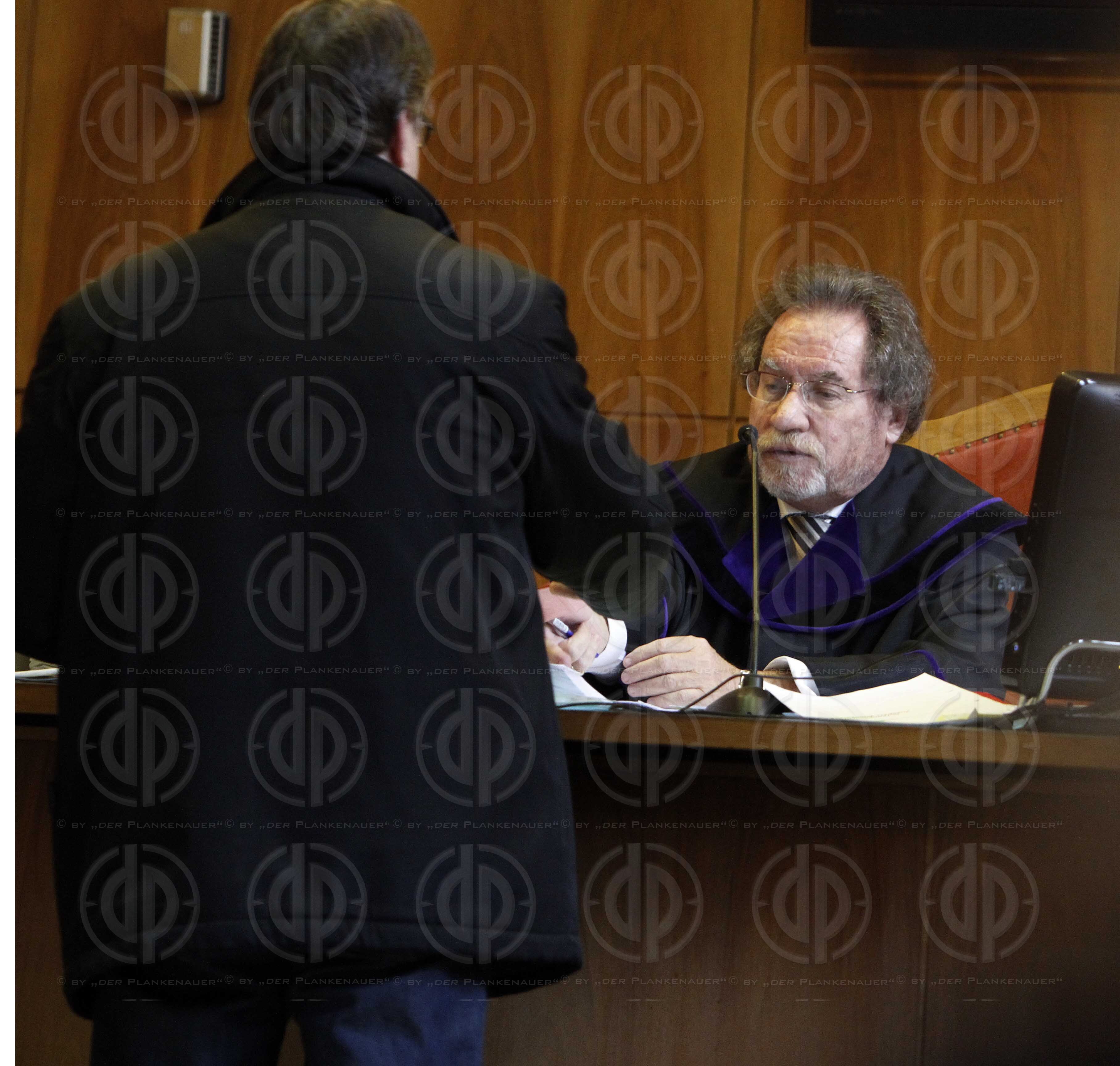 Strafverfahren gegen Hannes KARTNIG u.a.