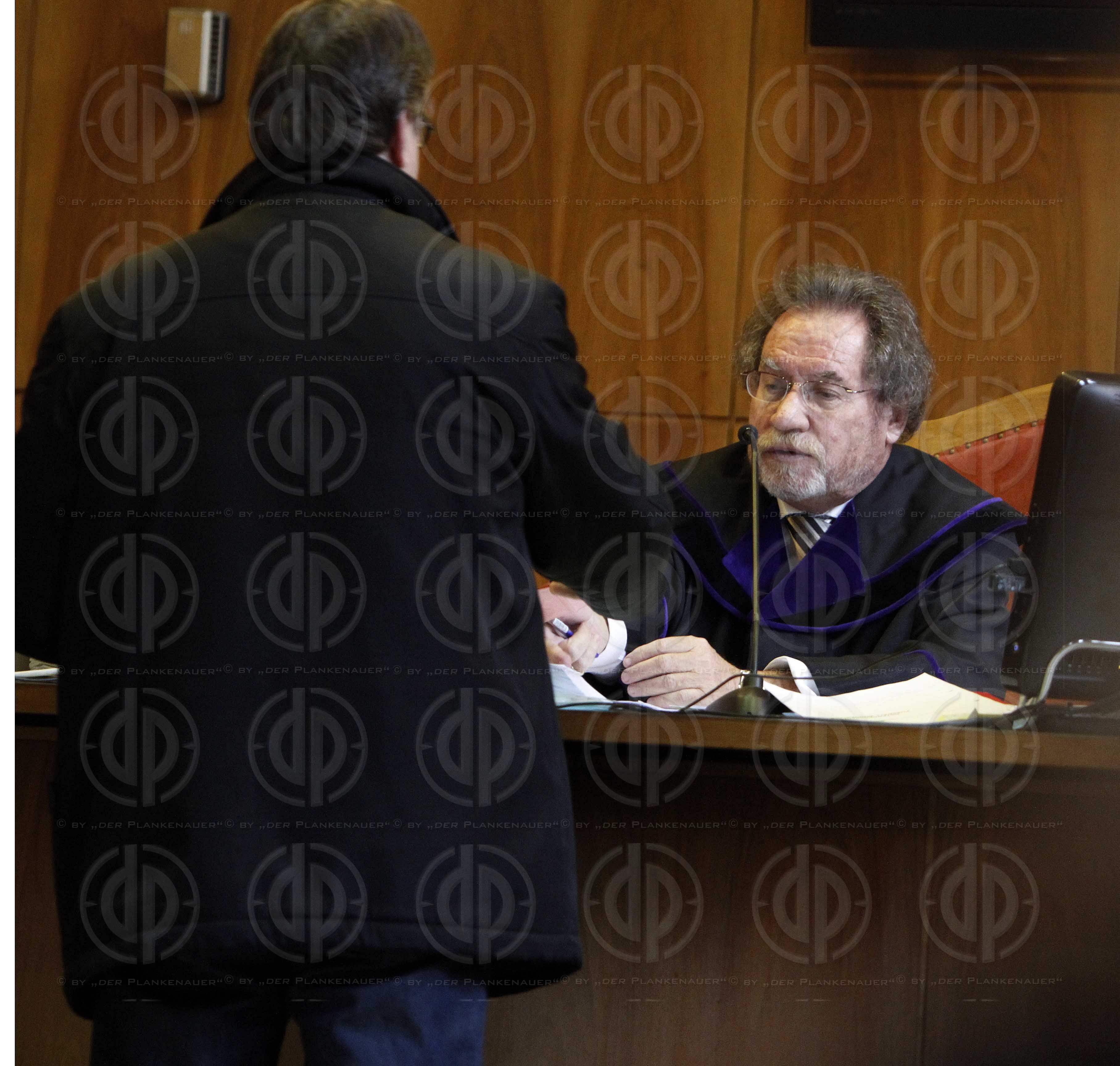 Strafverfahren gegen Hannes KARTNIG u.a.