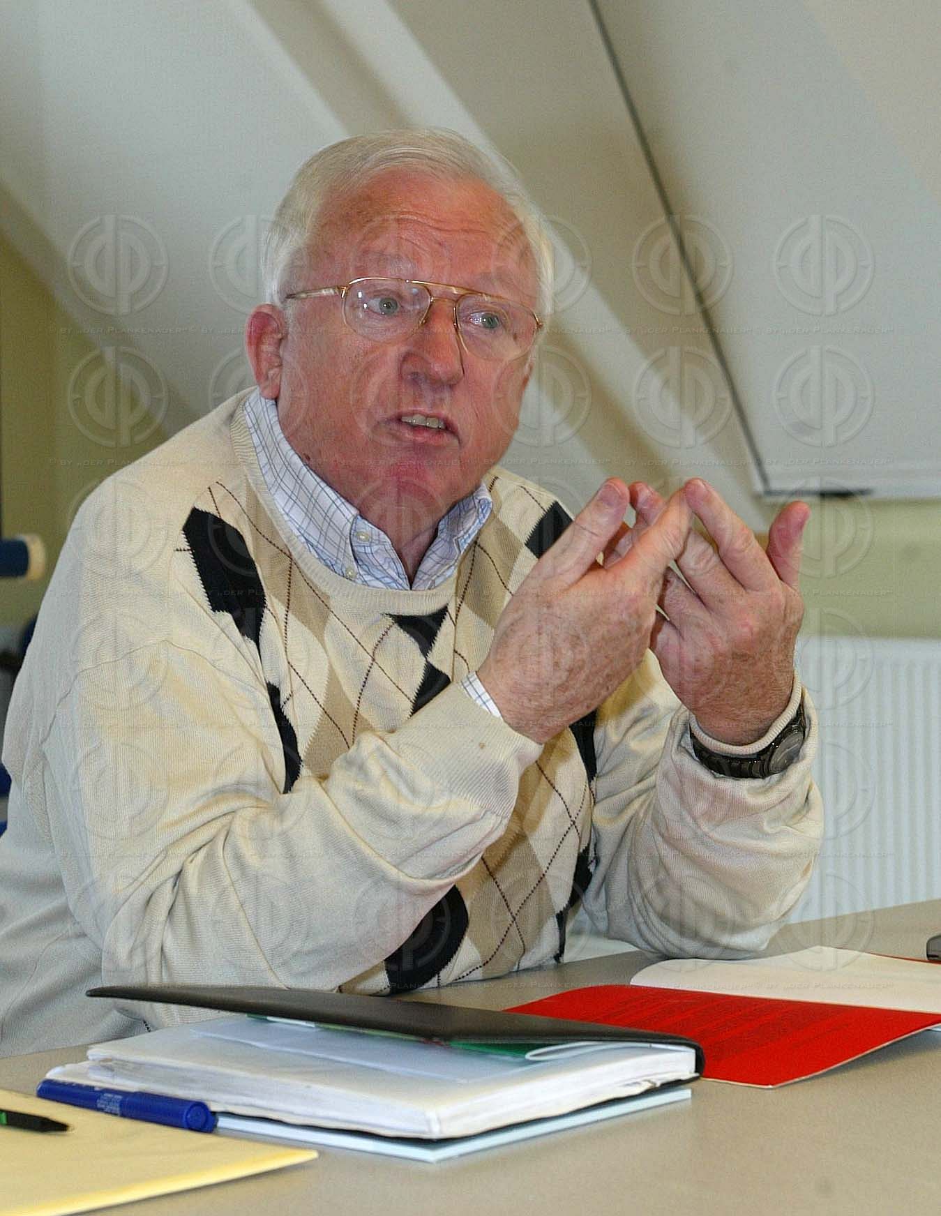 Dr. Walter OBERLECHNER