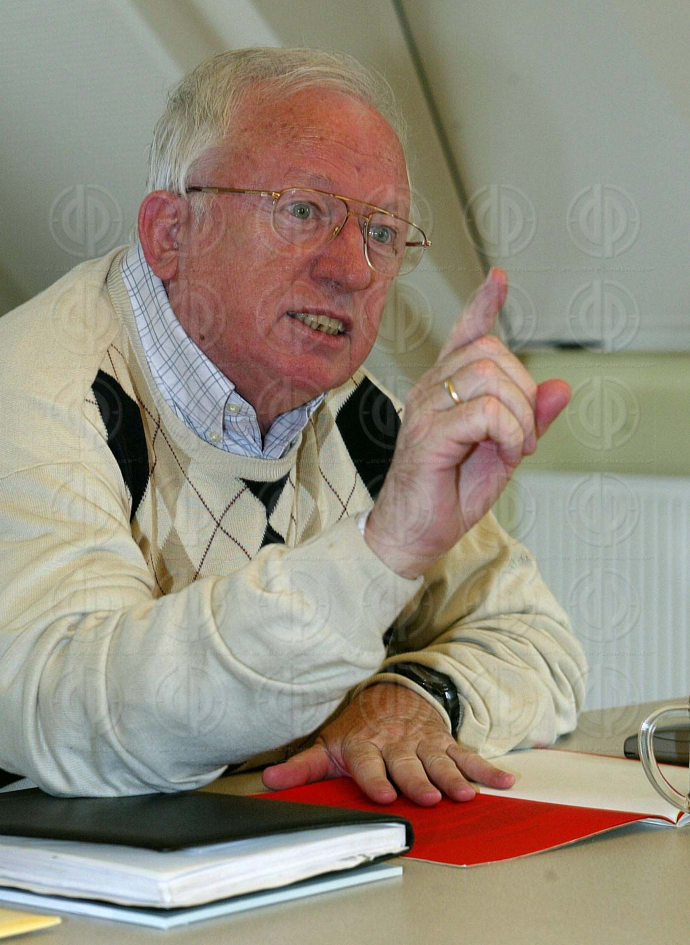 Dr. Walter OBERLECHNER