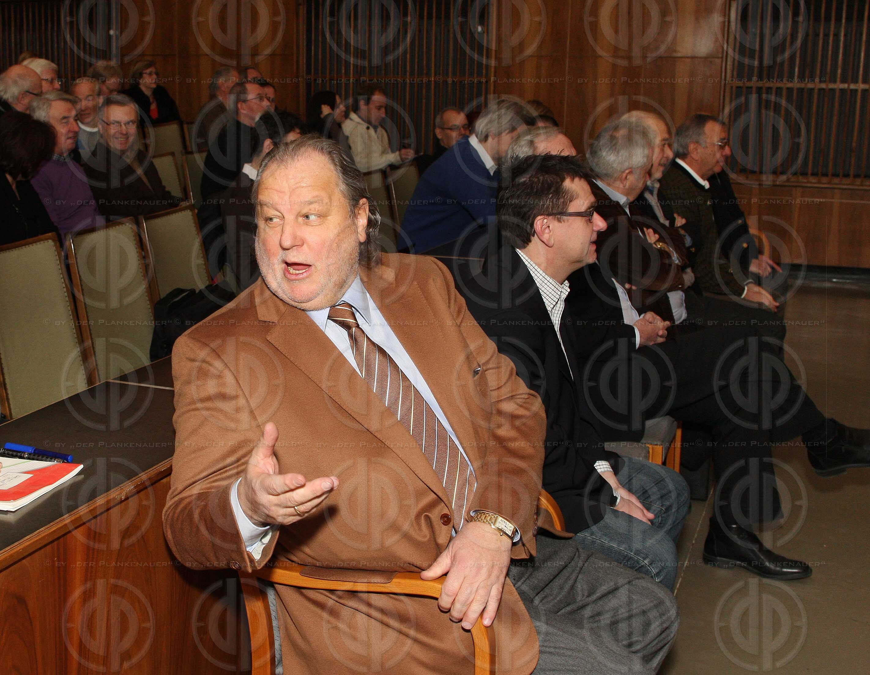 Strafverfahren gegen Hannes KARTNIG u.a.