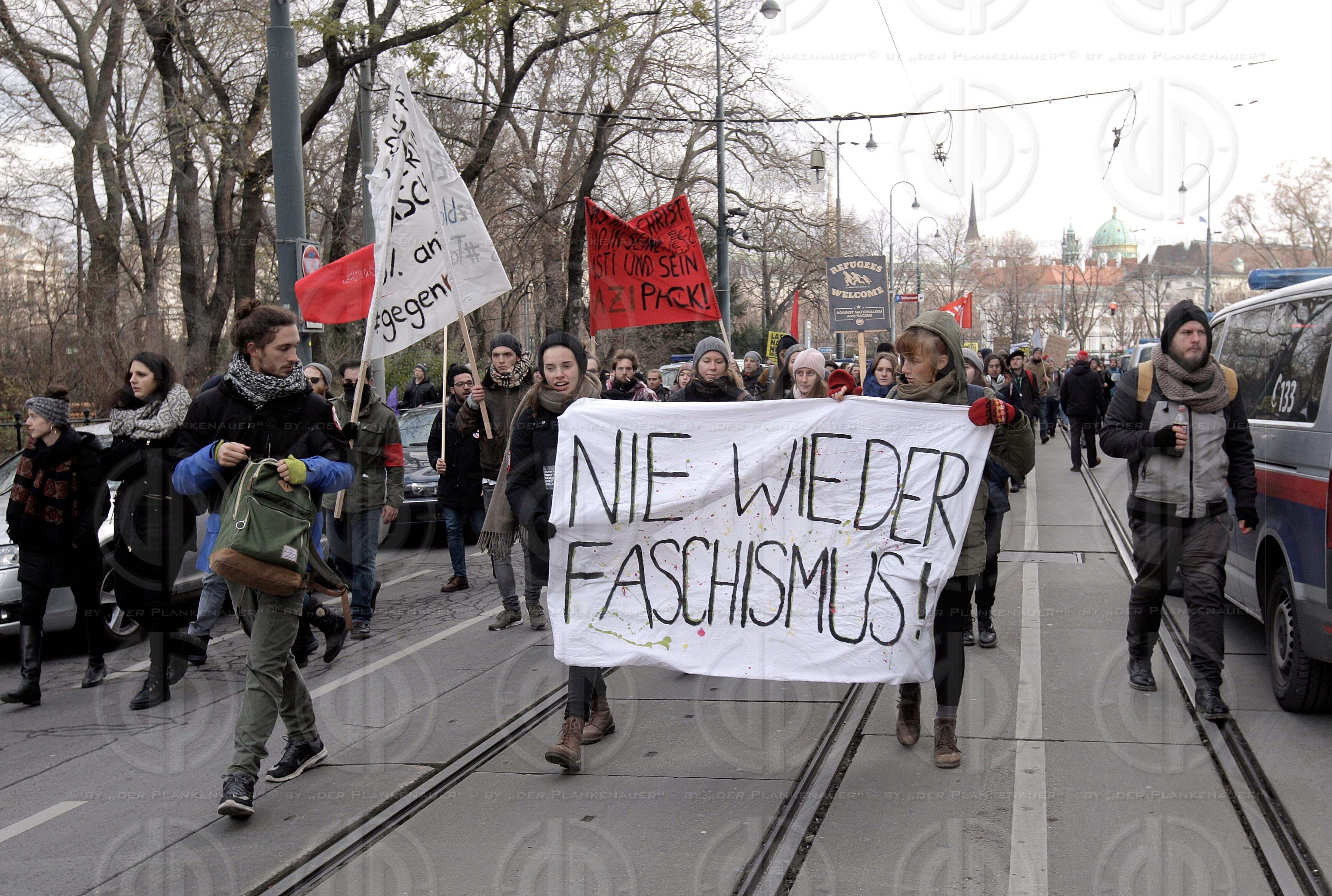 Demos gegen neue Regierung 