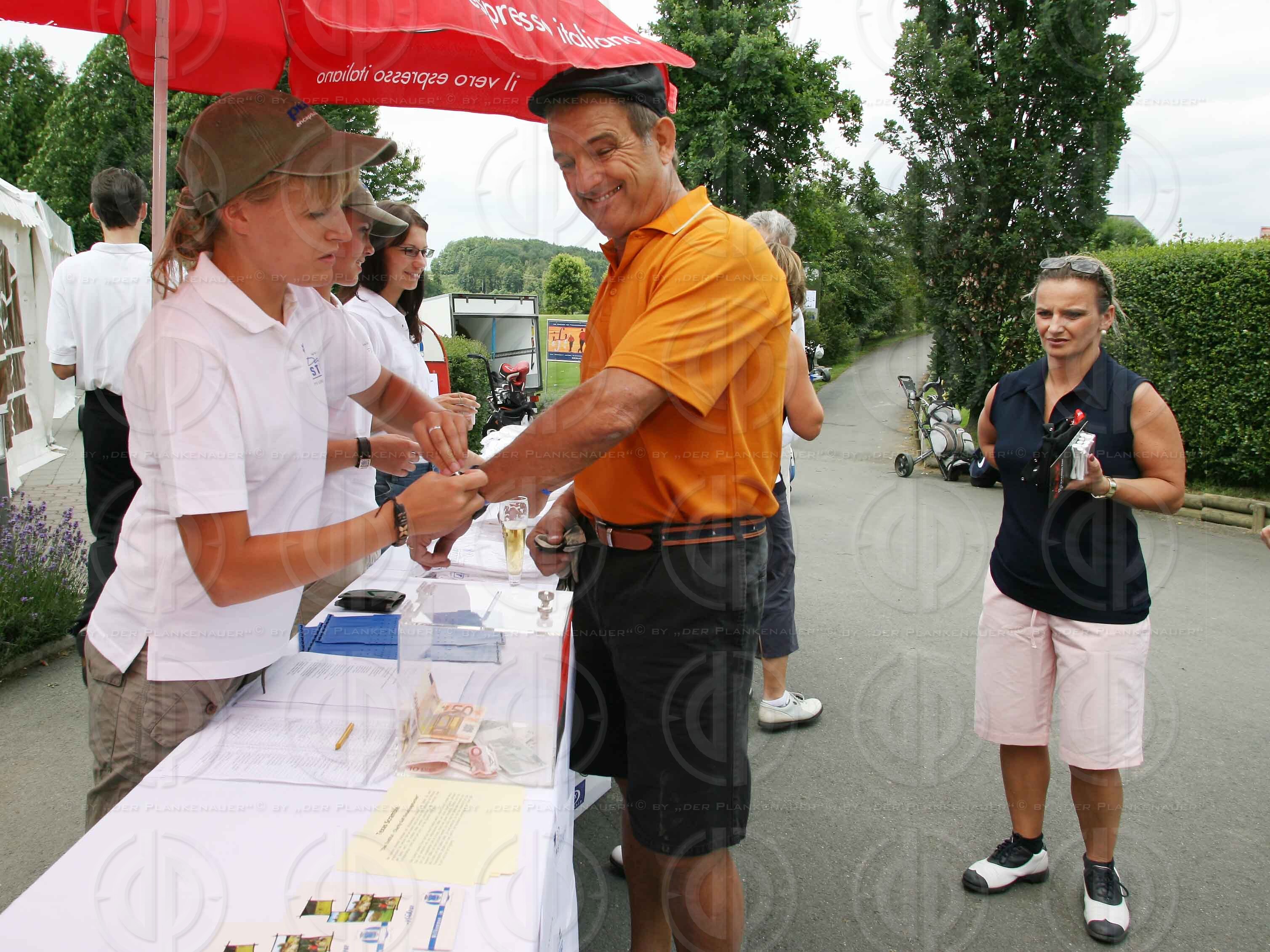 Das Institut-Charity Golf Einladungsturnier-Registrierung