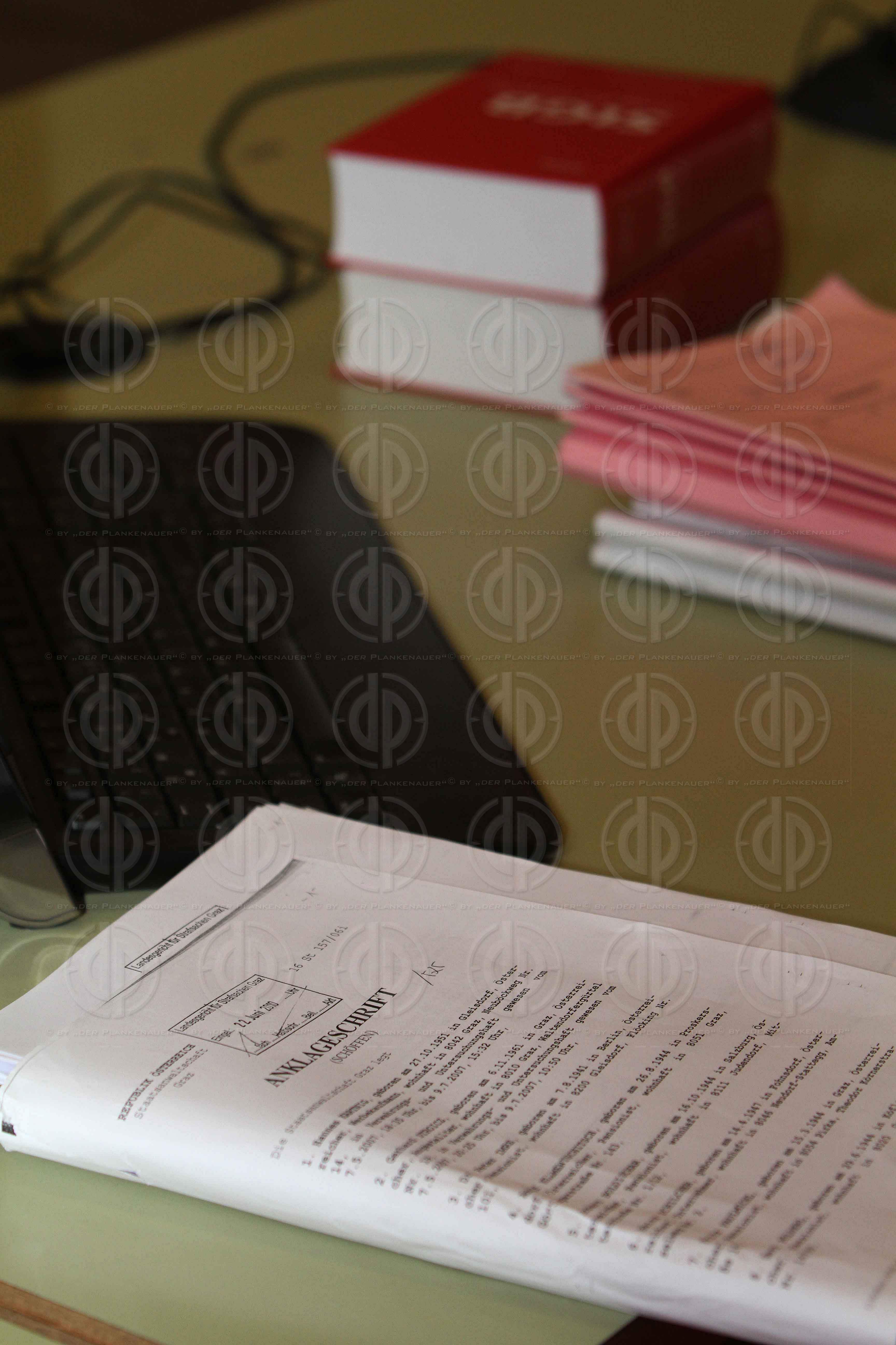 Strafverfahren gegen Hannes KARTNIG u.a.