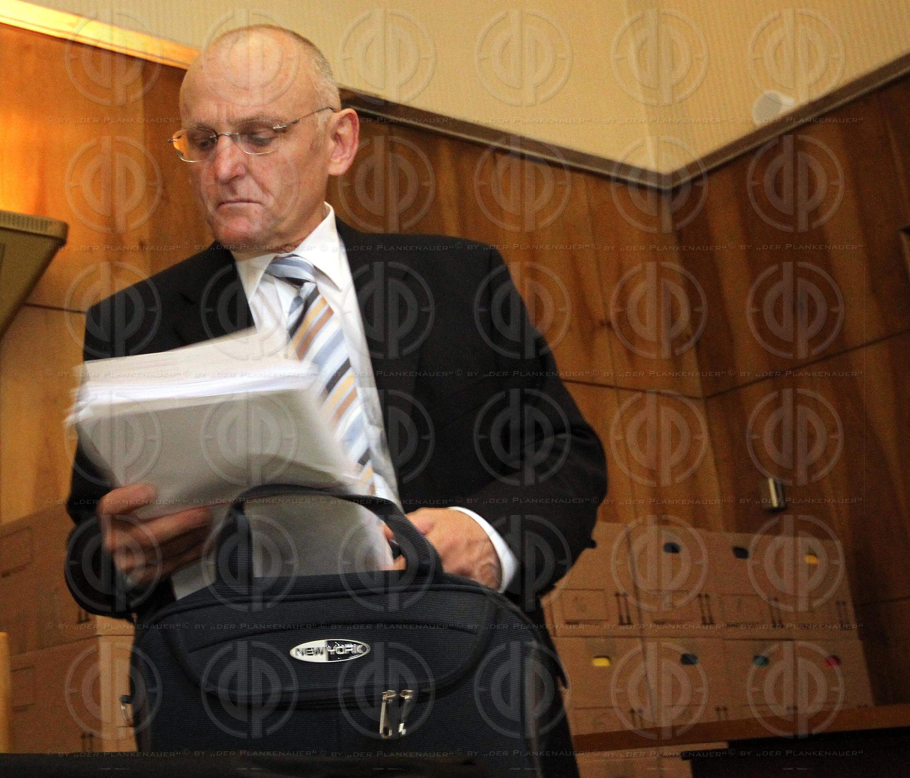 Strafverfahren gegen Hannes KARTNIG u.a.