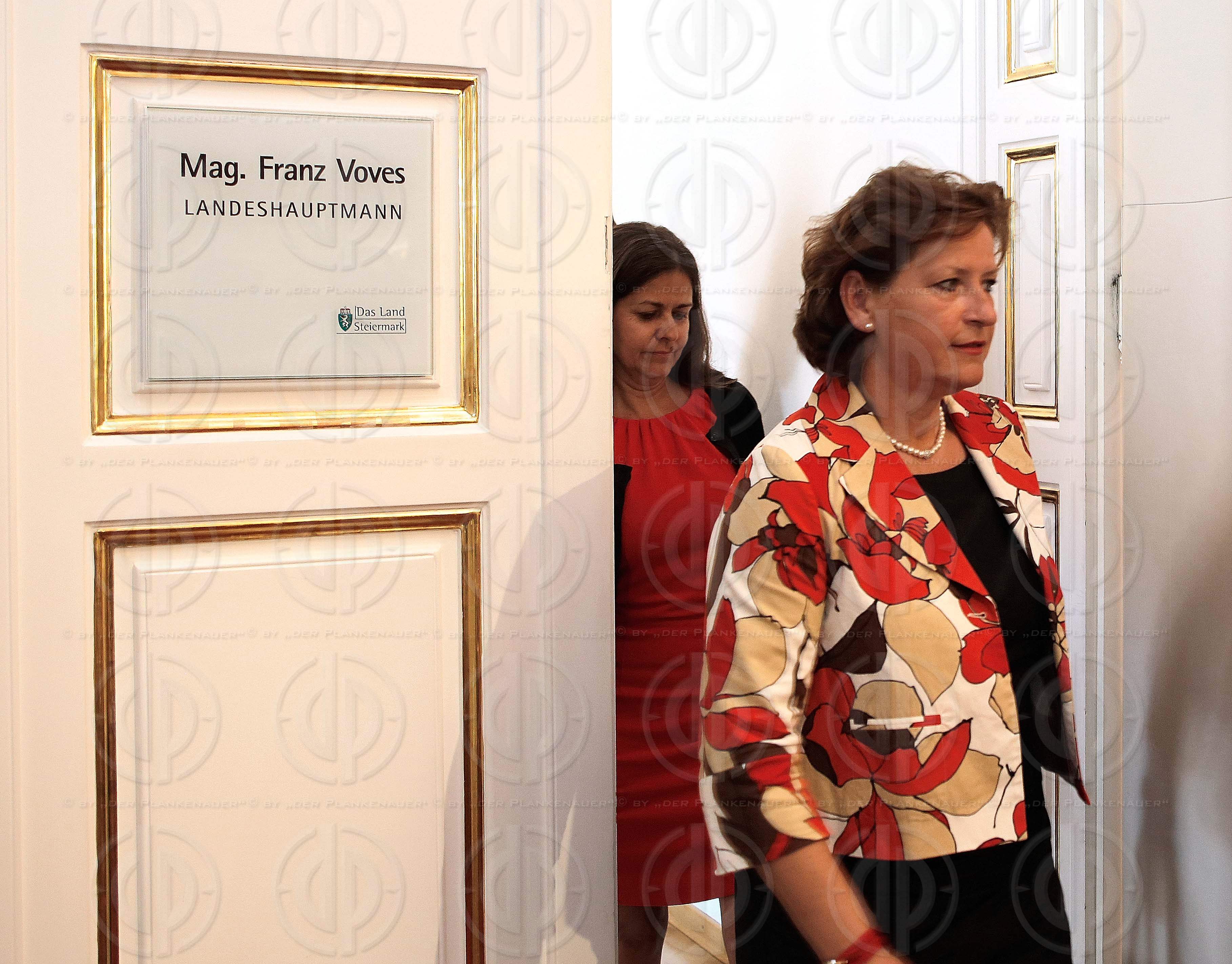 Pressekonferenz - LH Voves tritt zurueck