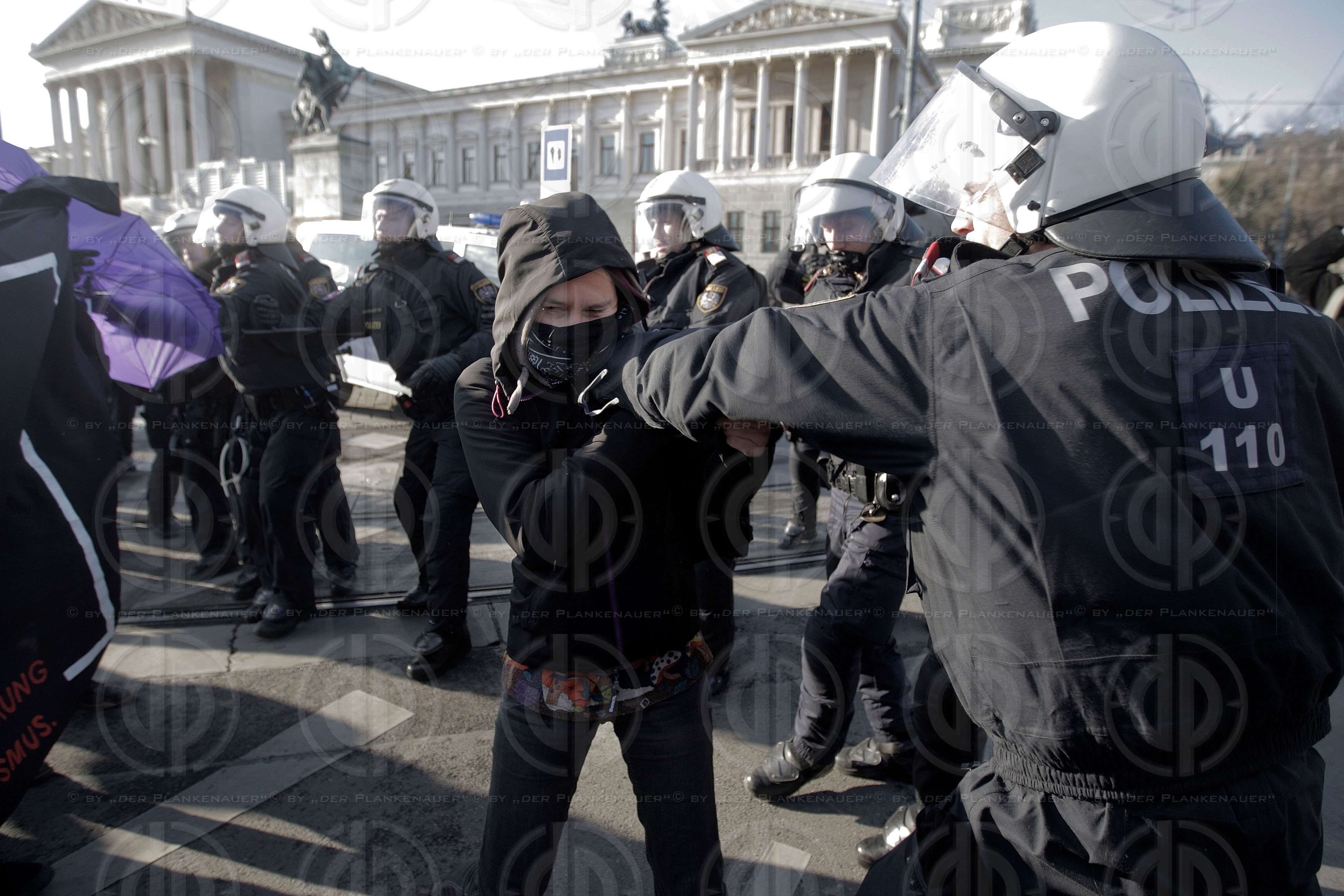 Demos gegen neue Regierung