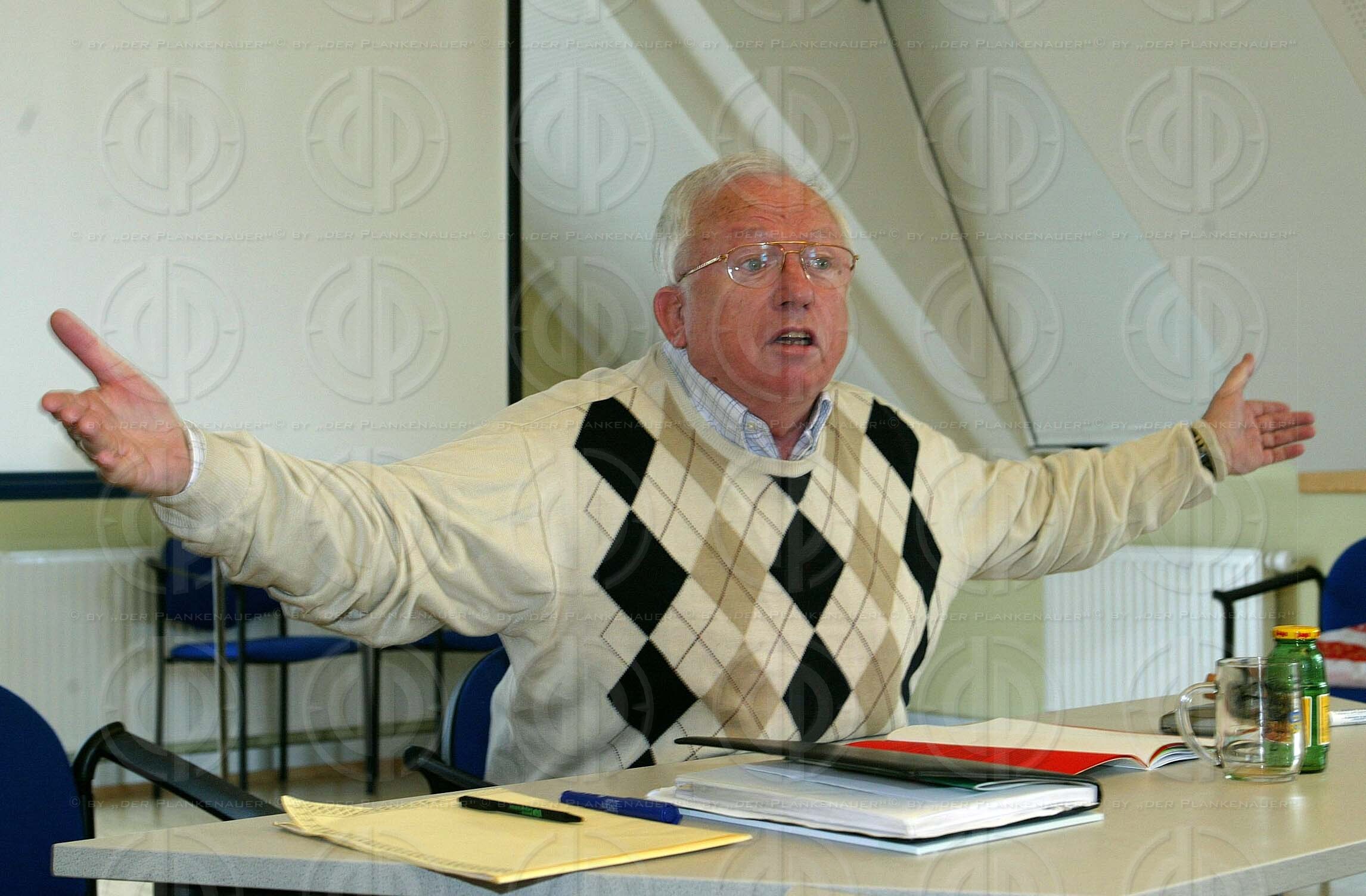 Dr. Walter OBERLECHNER