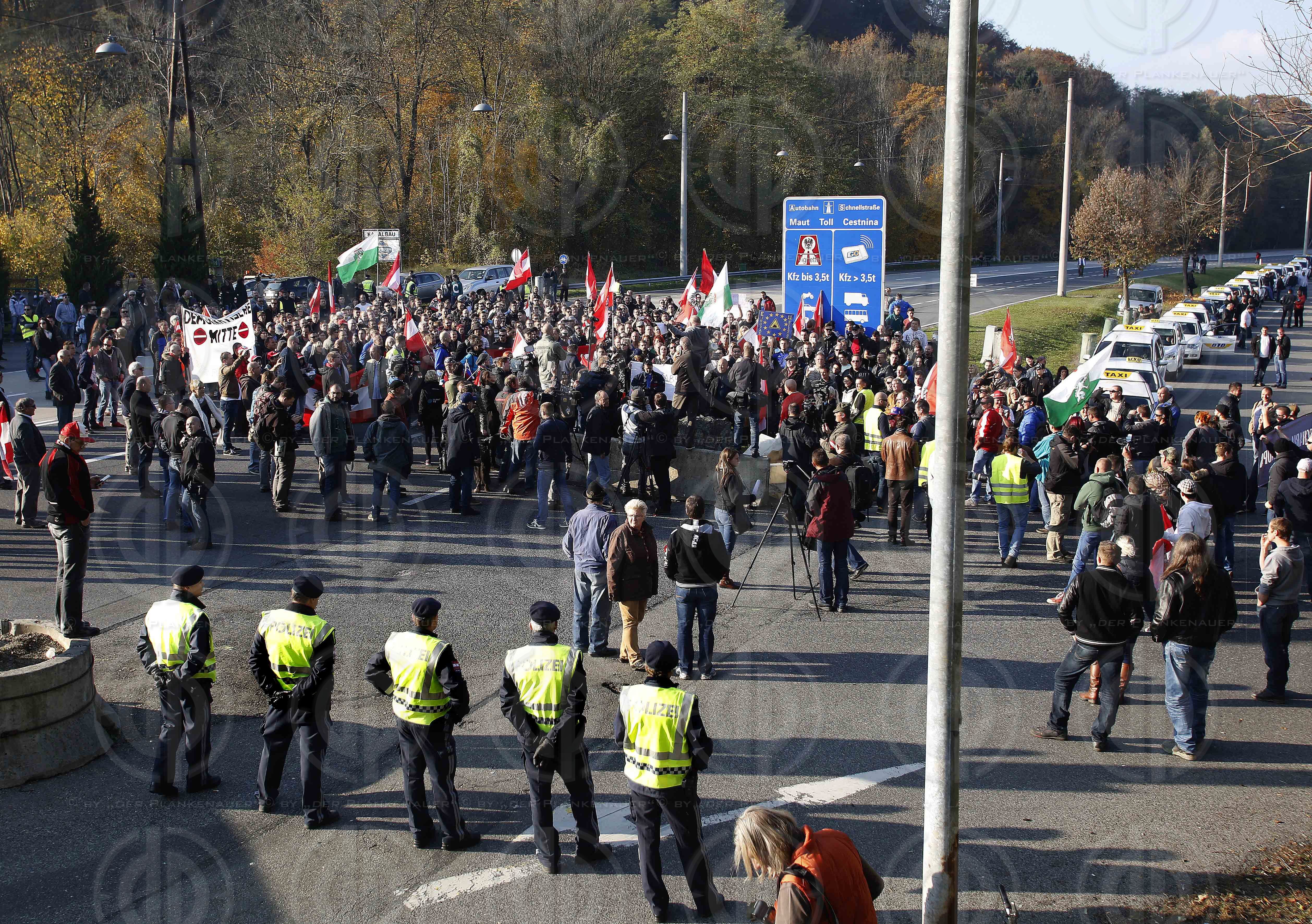 Demo gegen Fluechtlinge in Spielfeld