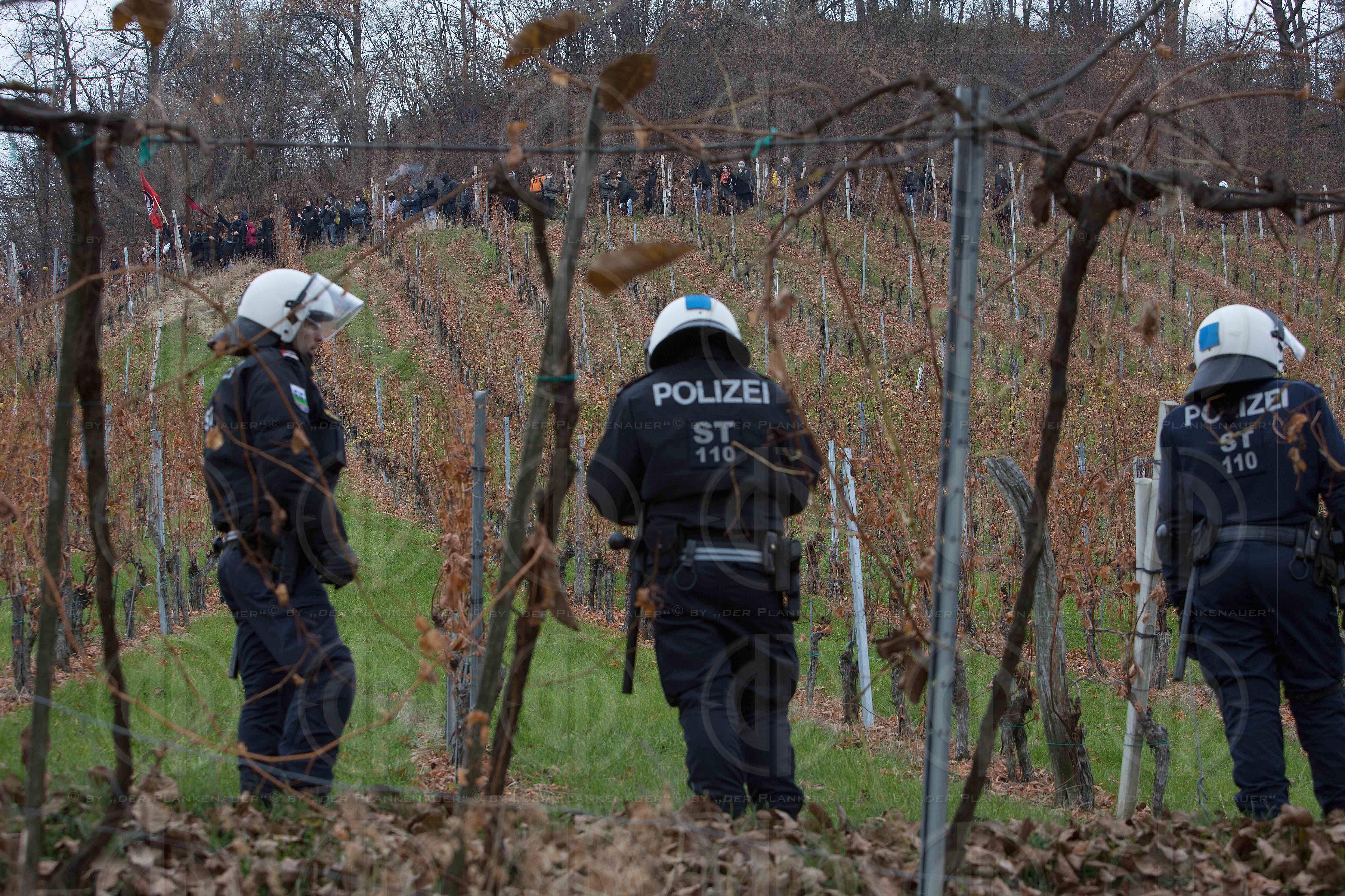 Antifa-Demo und Gegendemo in Spielfeld und Umgebung
