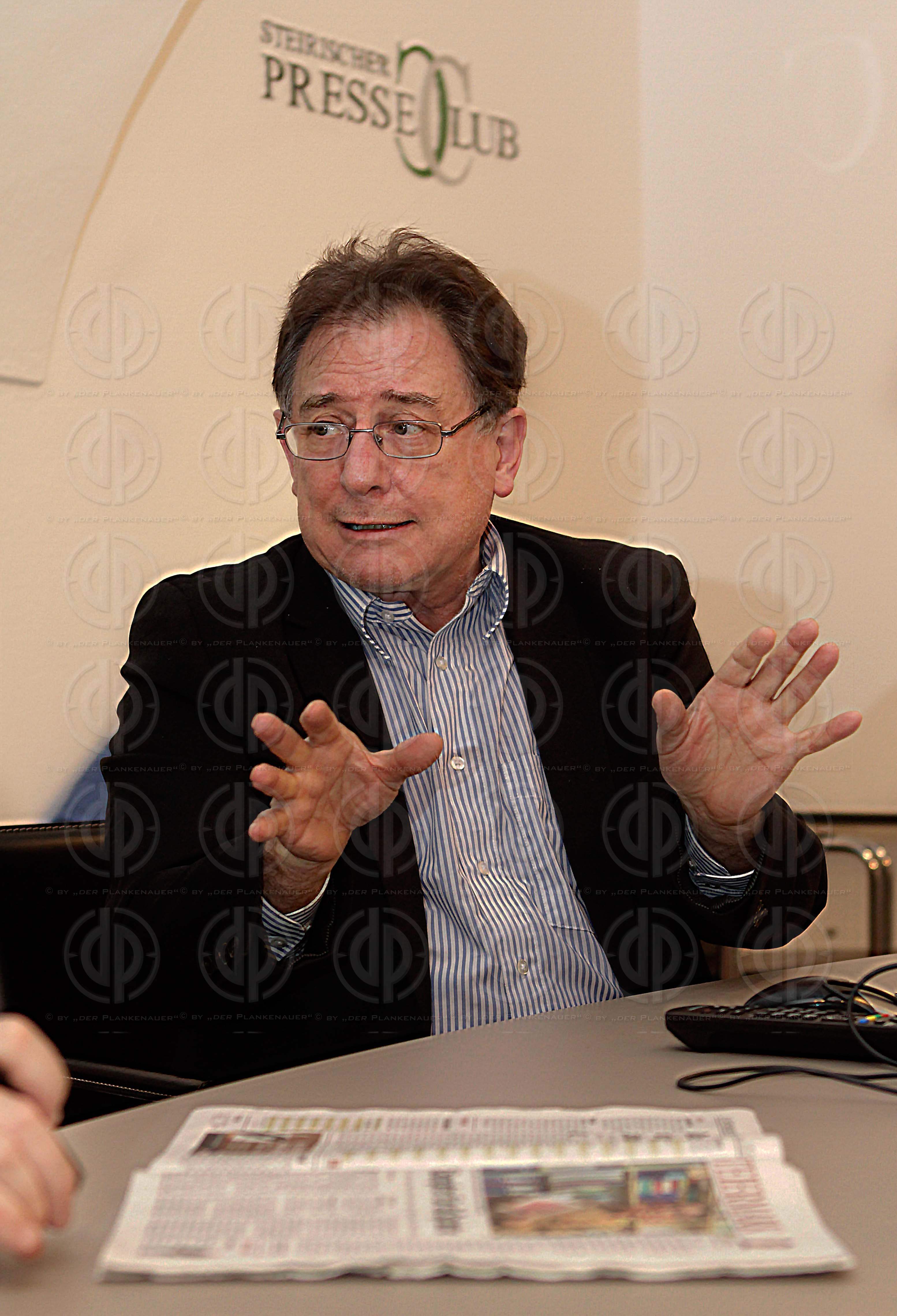 Diskussion mit Sprachforscher Rudolf MUHR