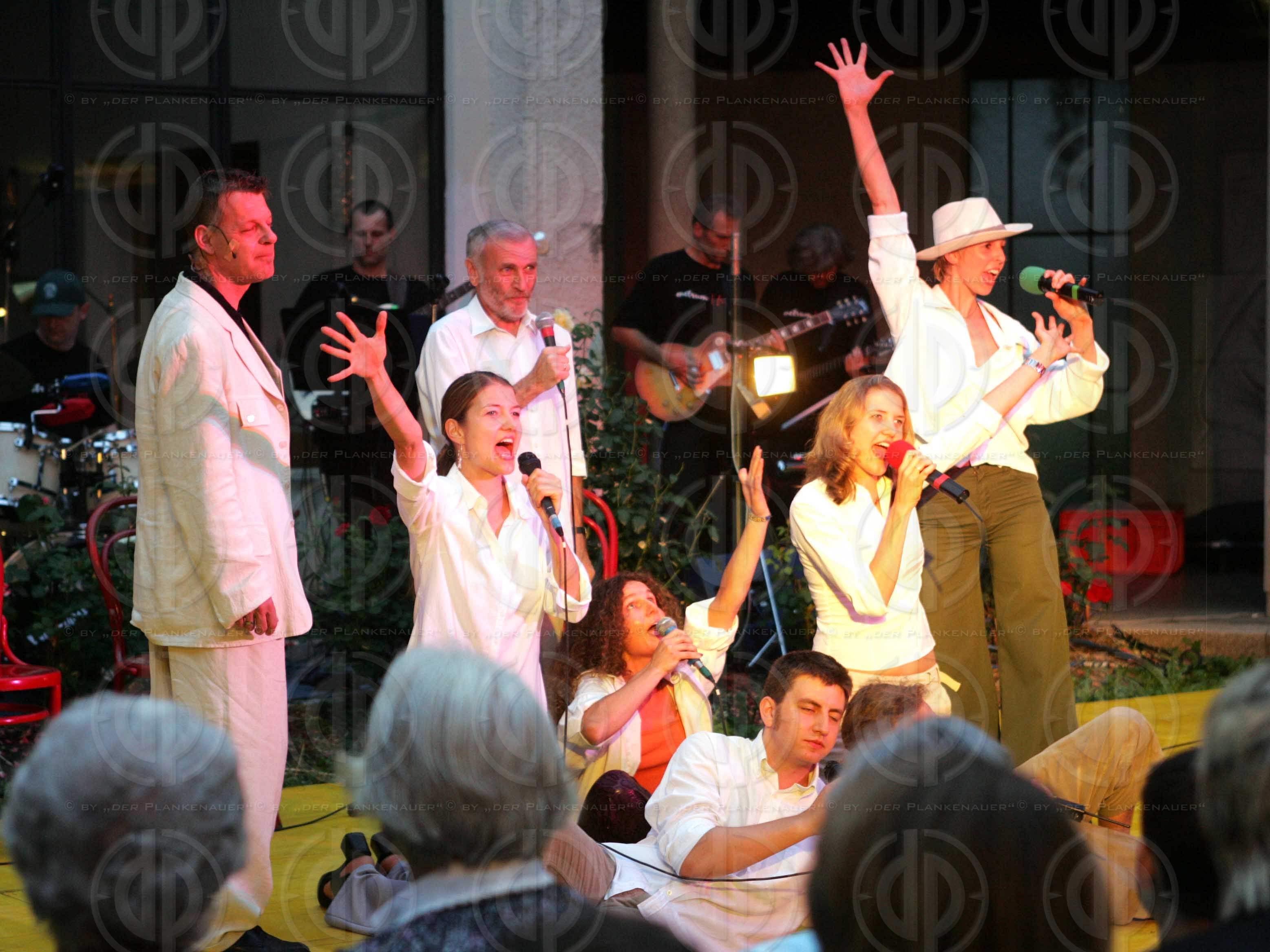 Open Air metrum music fragile narration