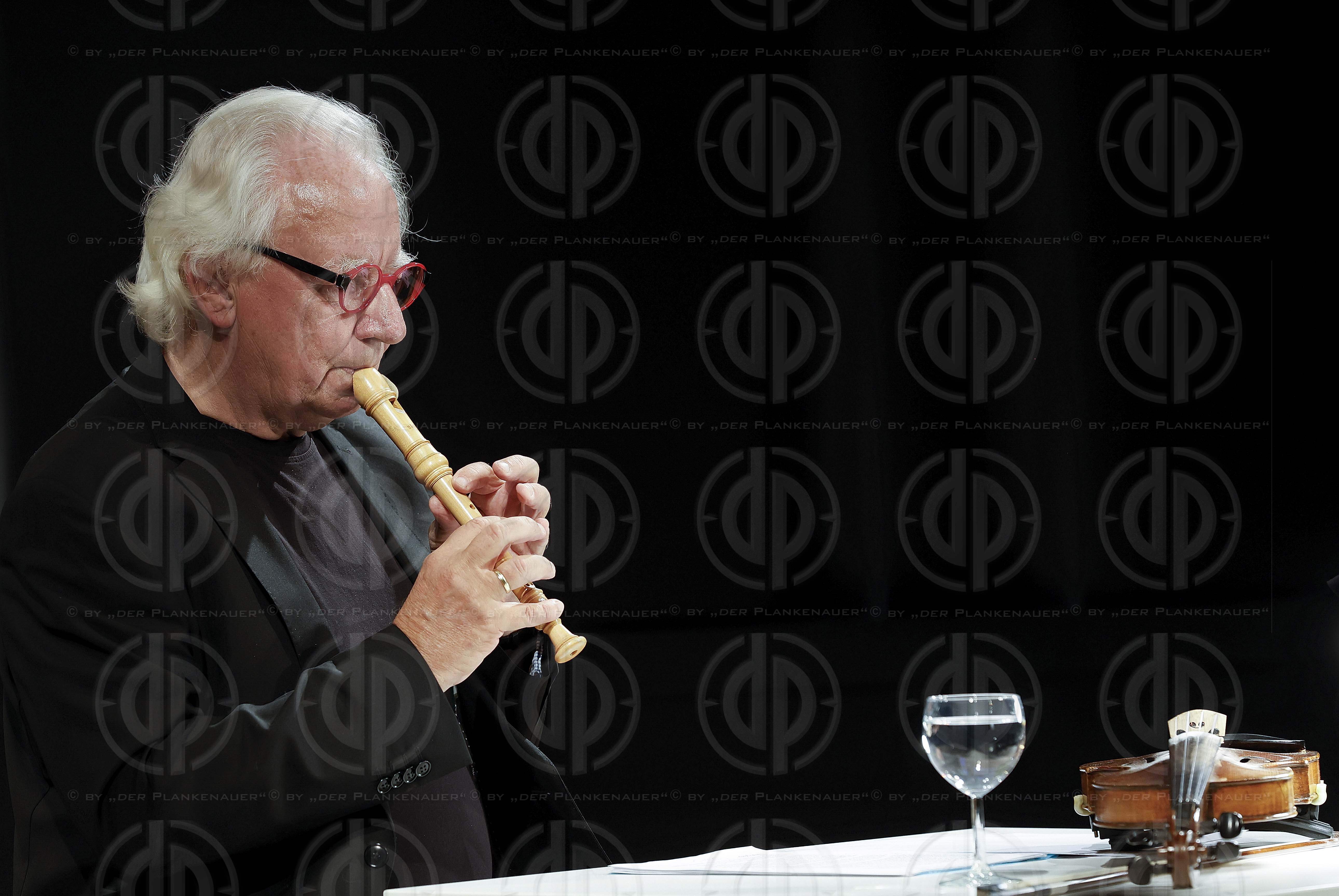 Lesung mit Musik - Lorenz Maierhofer am 10.10.2025