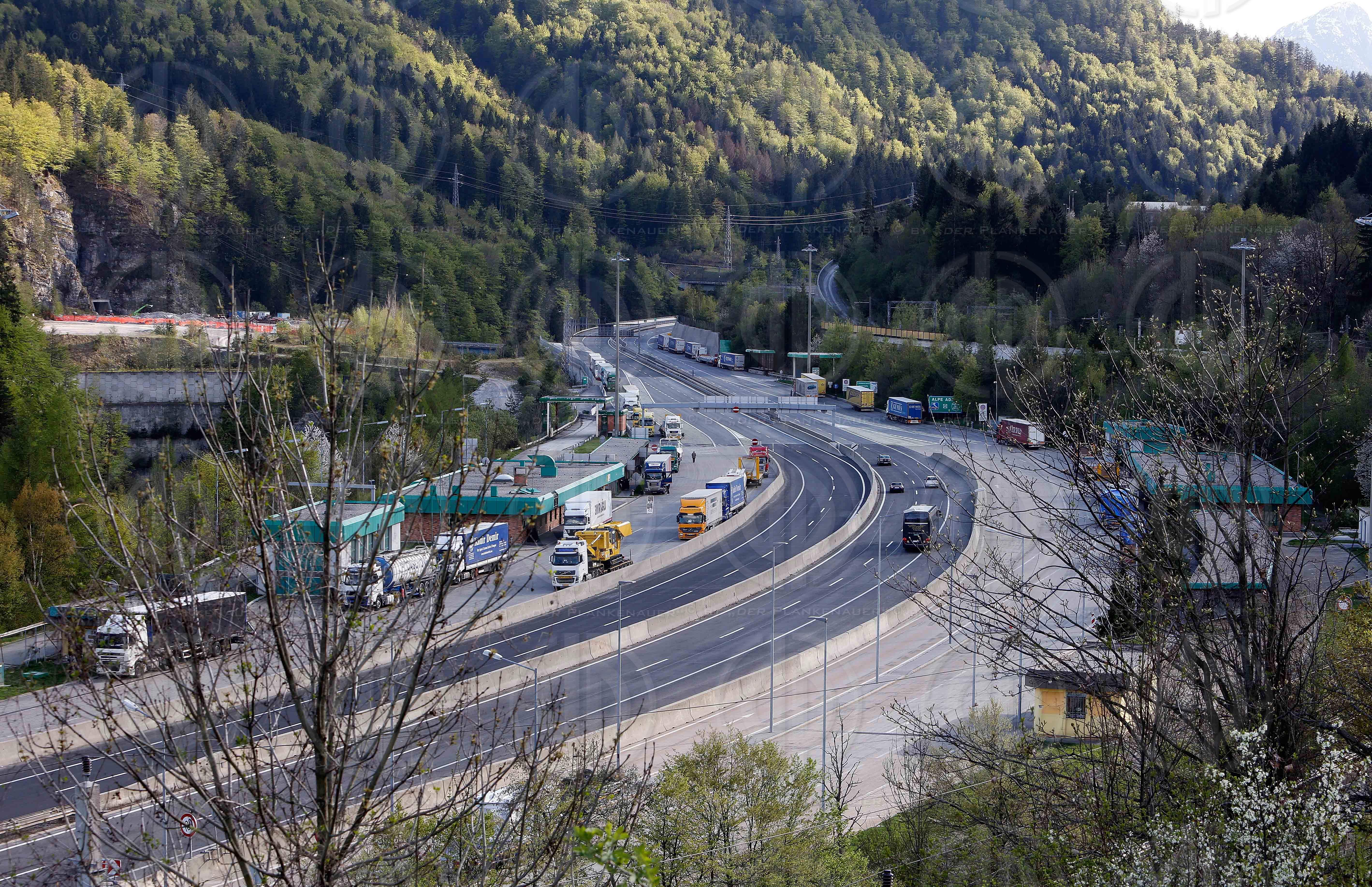 Staatsgrenze in Thoerl-Maglern