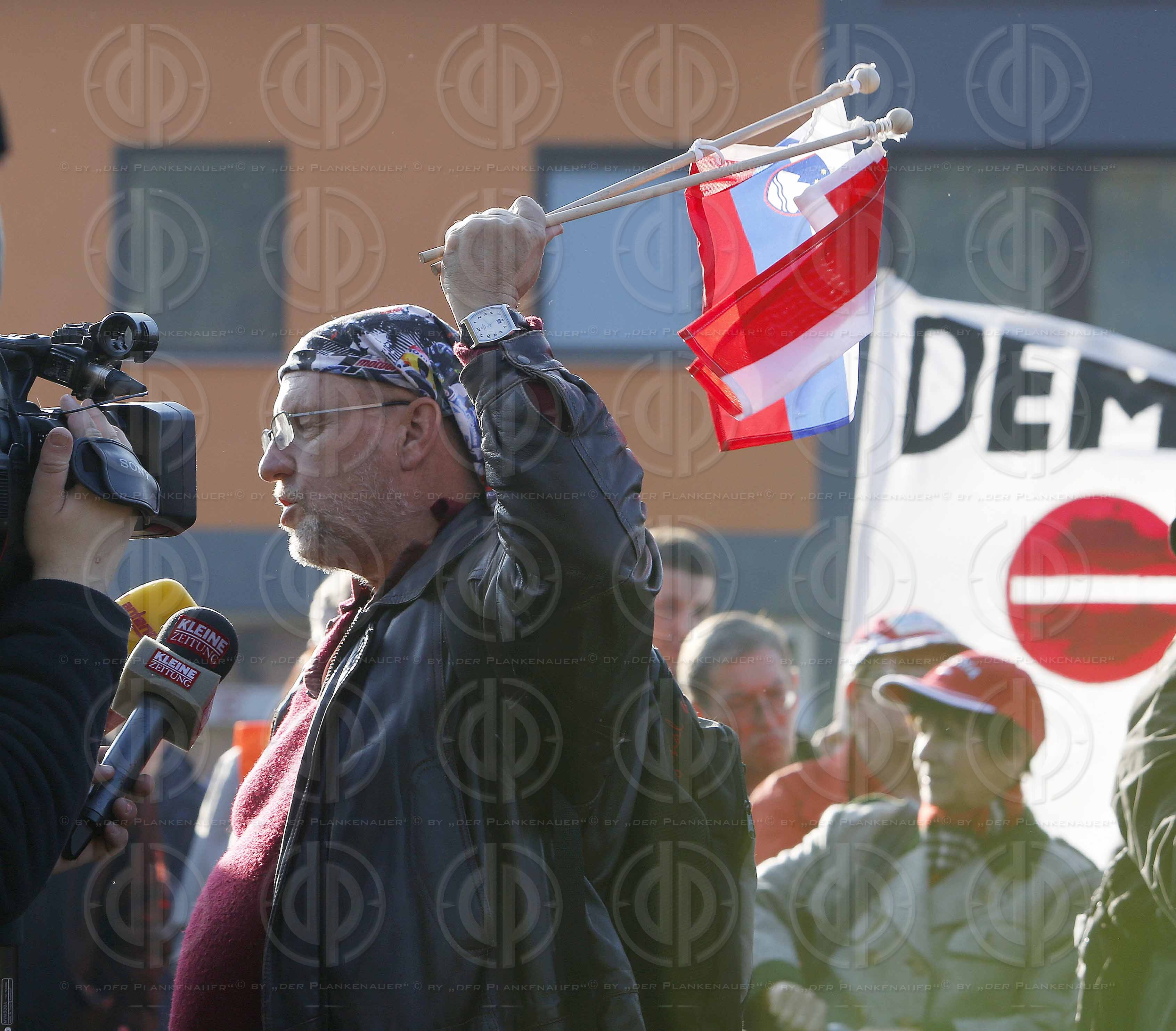 Demo gegen Fluechtlinge in Spielfeld