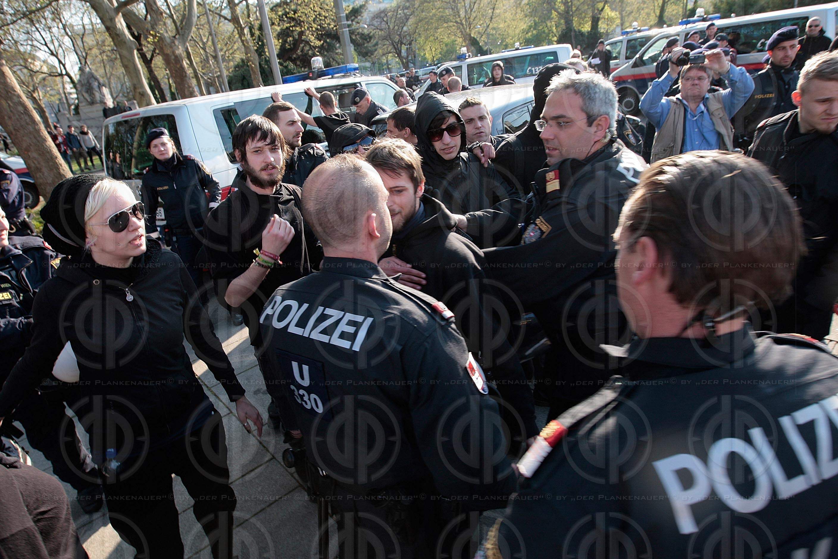 PEGIDA Demo und Gegendemo NO PEGIDA