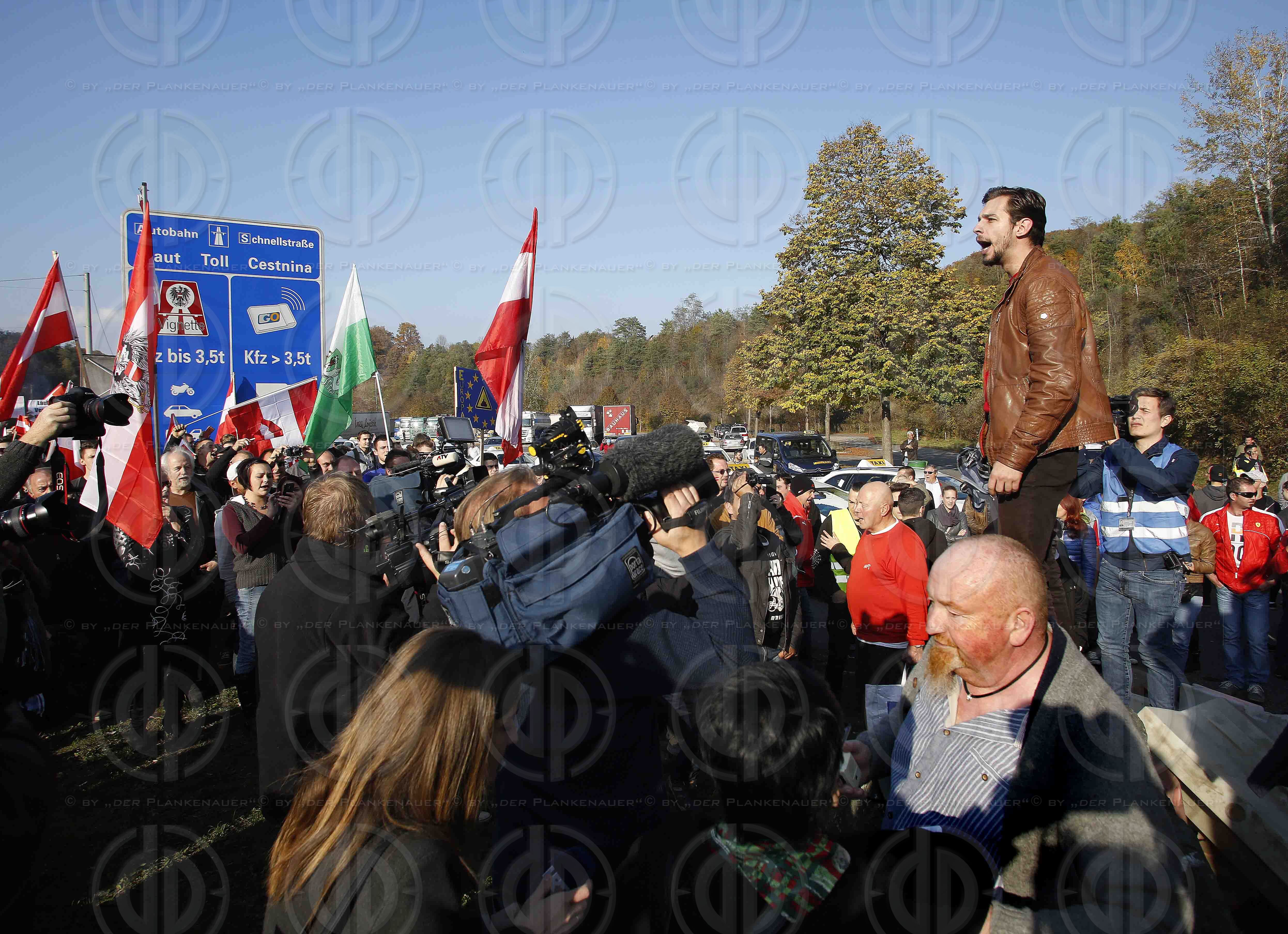 Demo gegen Fluechtlinge in Spielfeld