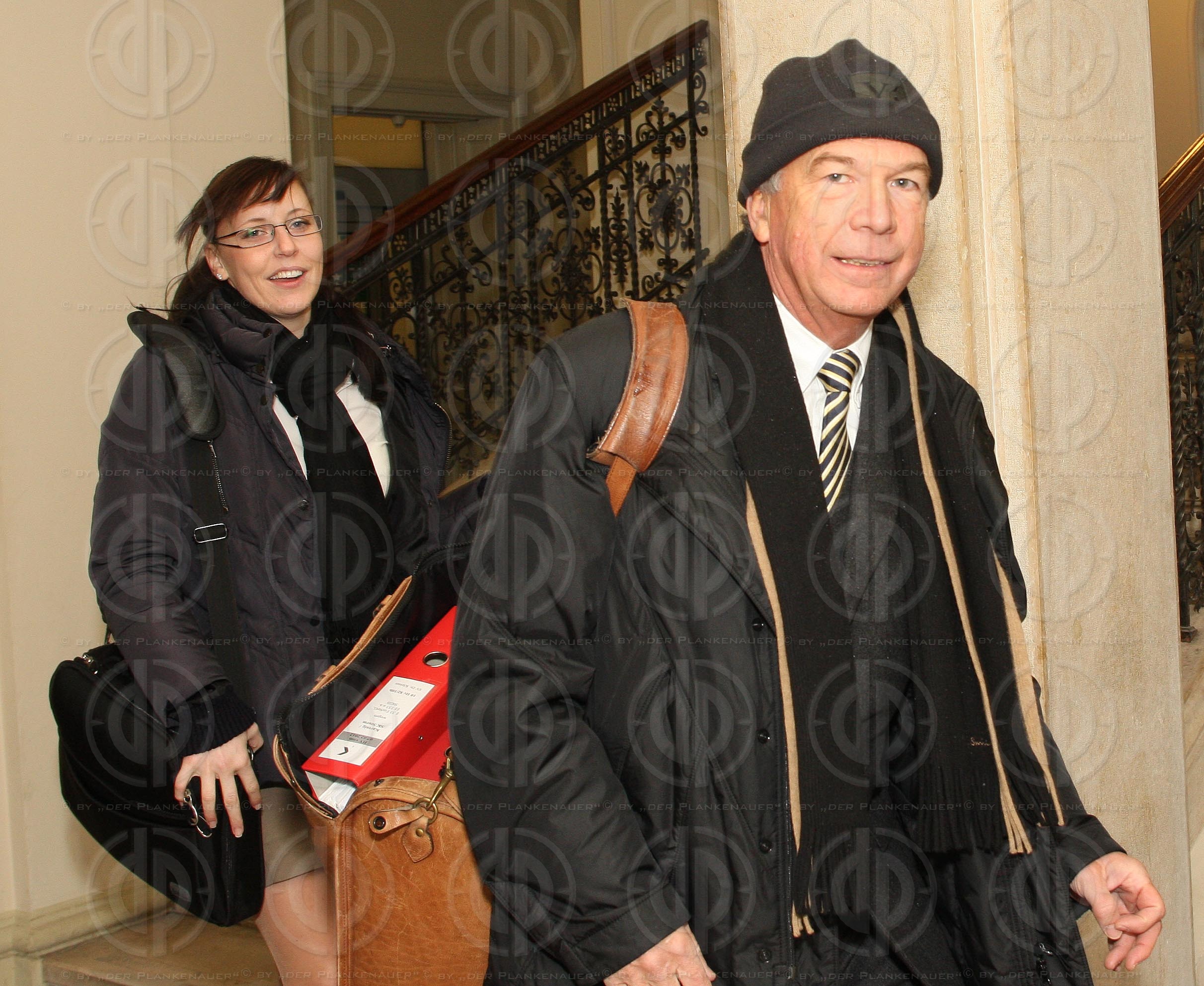 Strafverfahren gegen Hannes KARTNIG u.a.