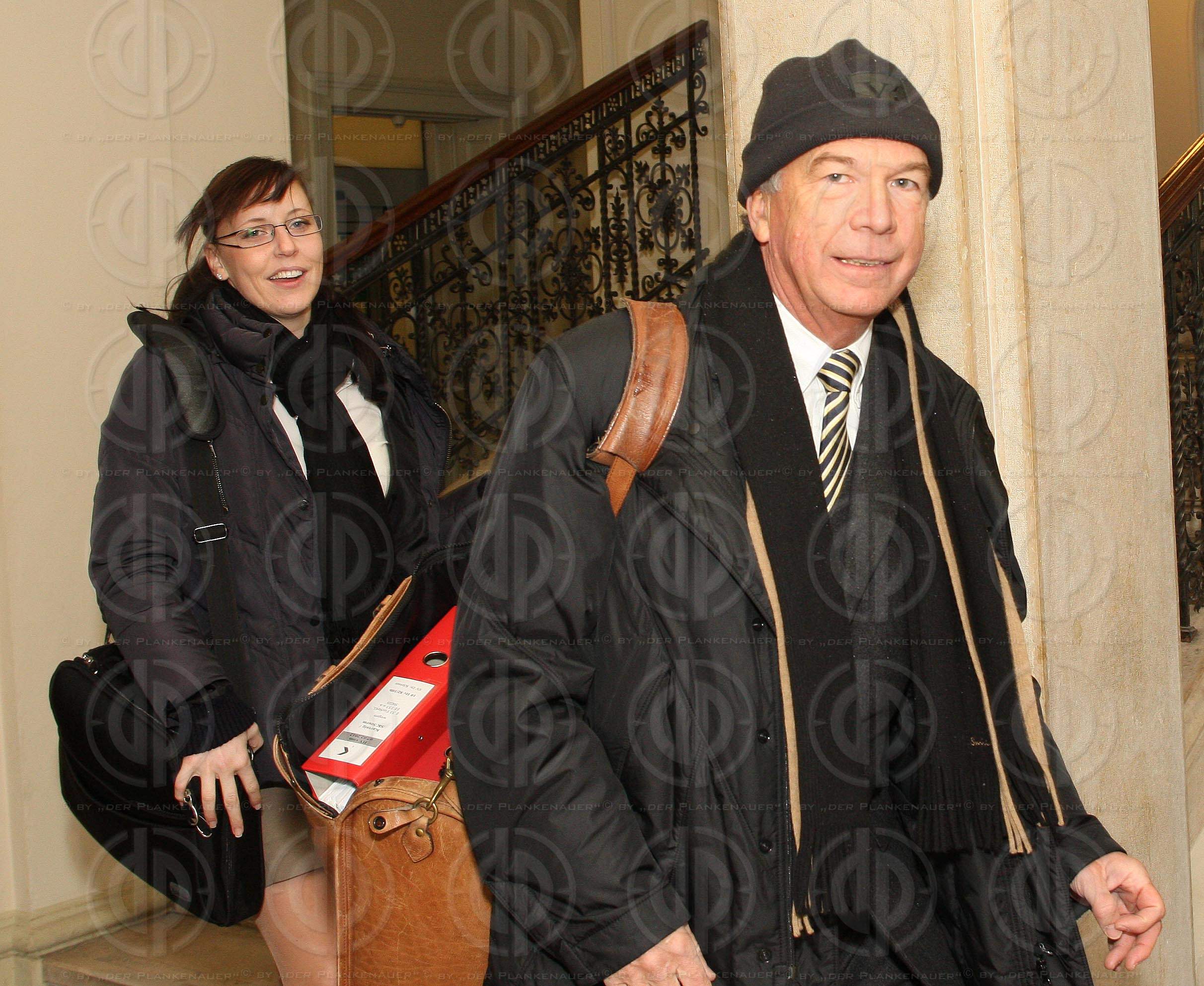 Strafverfahren gegen Hannes KARTNIG u.a.