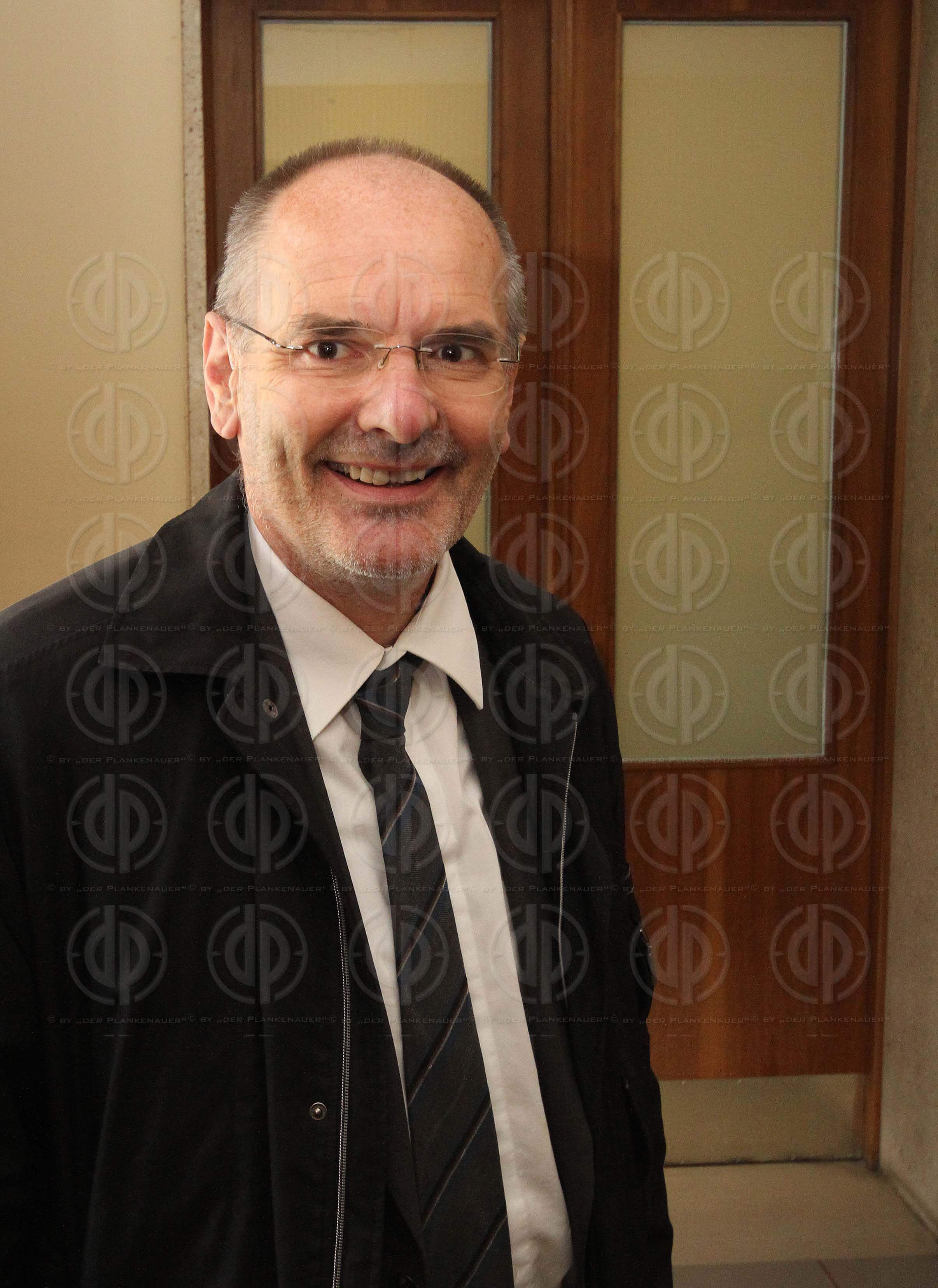 Strafverfahren gegen Hannes KARTNIG u.a.