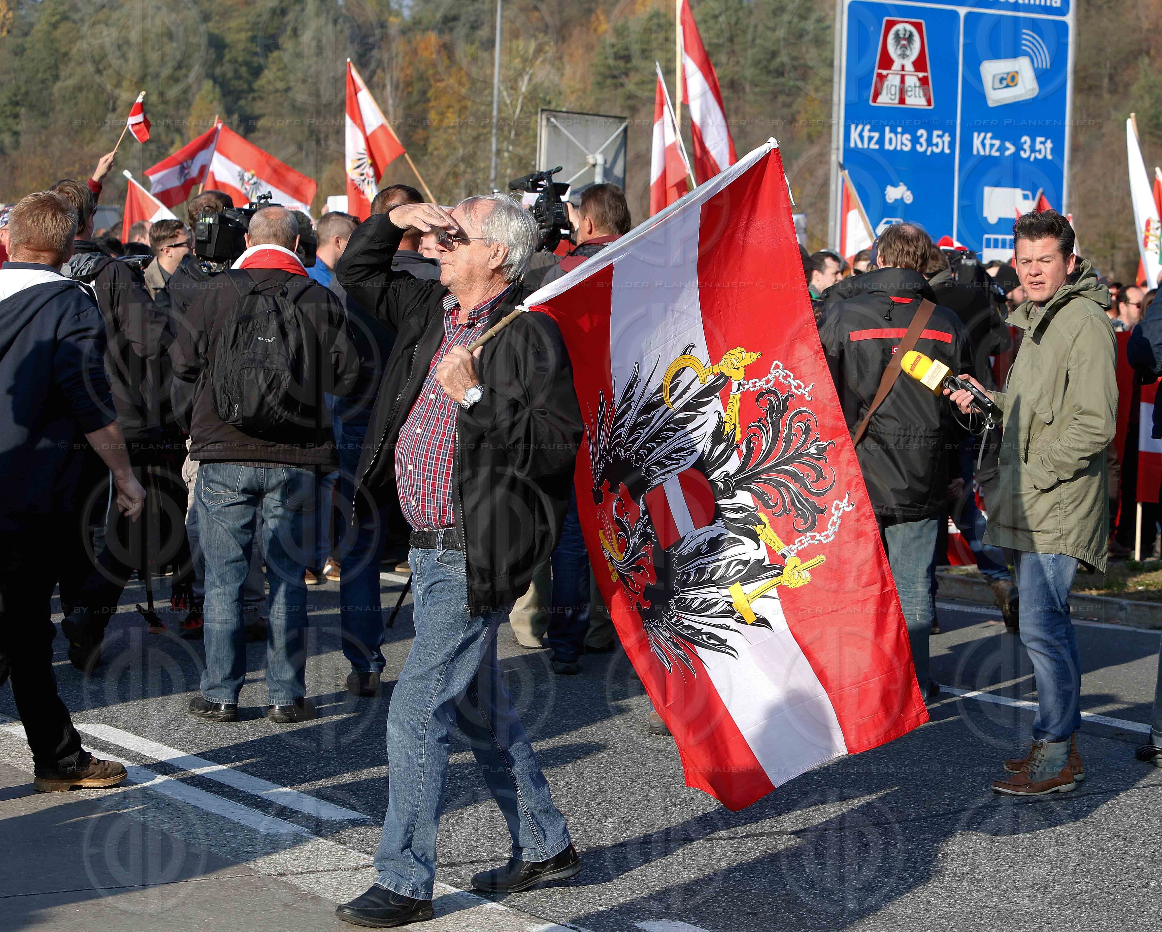 Demo gegen Fluechtlinge in Spielfeld