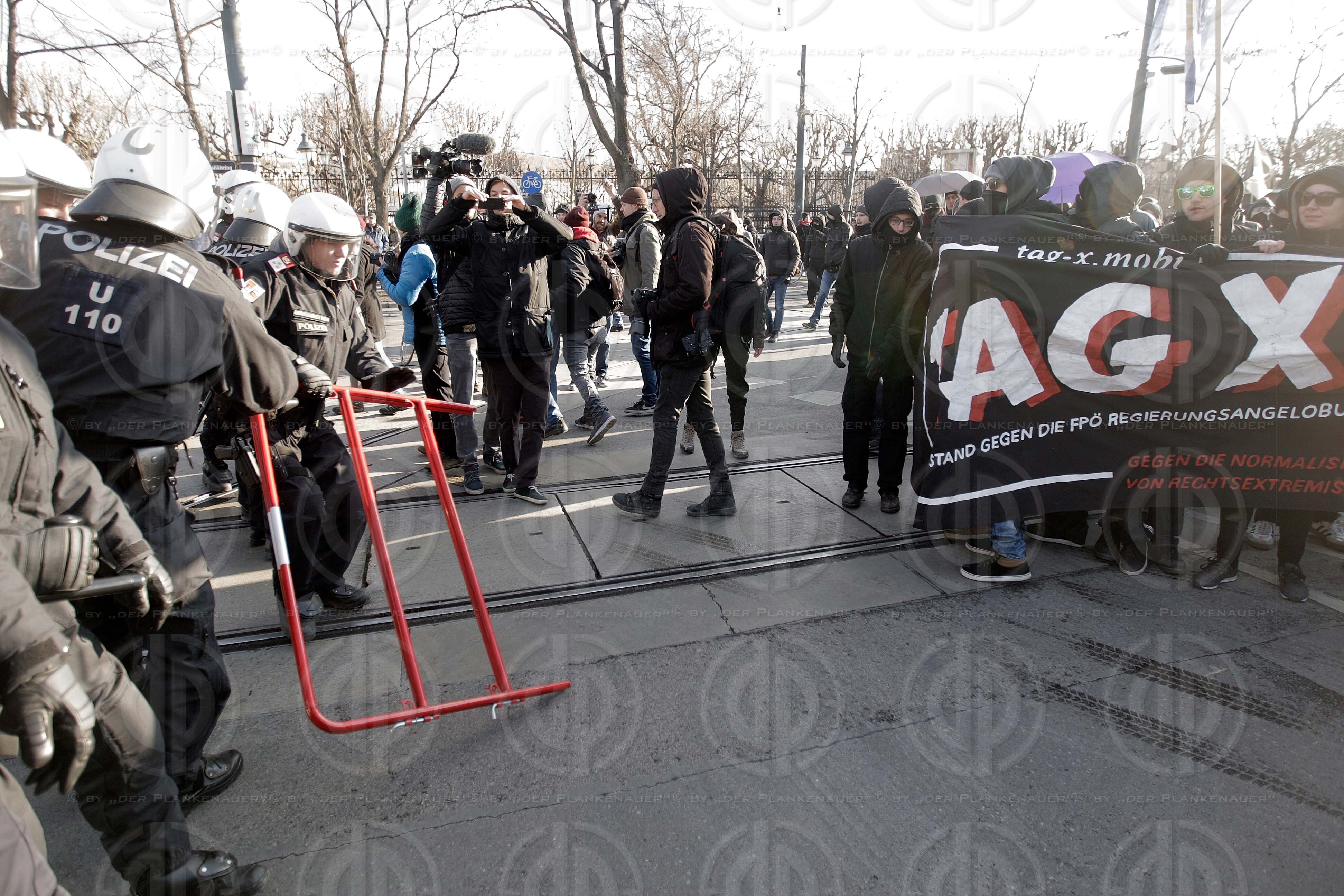 Demos gegen neue Regierung