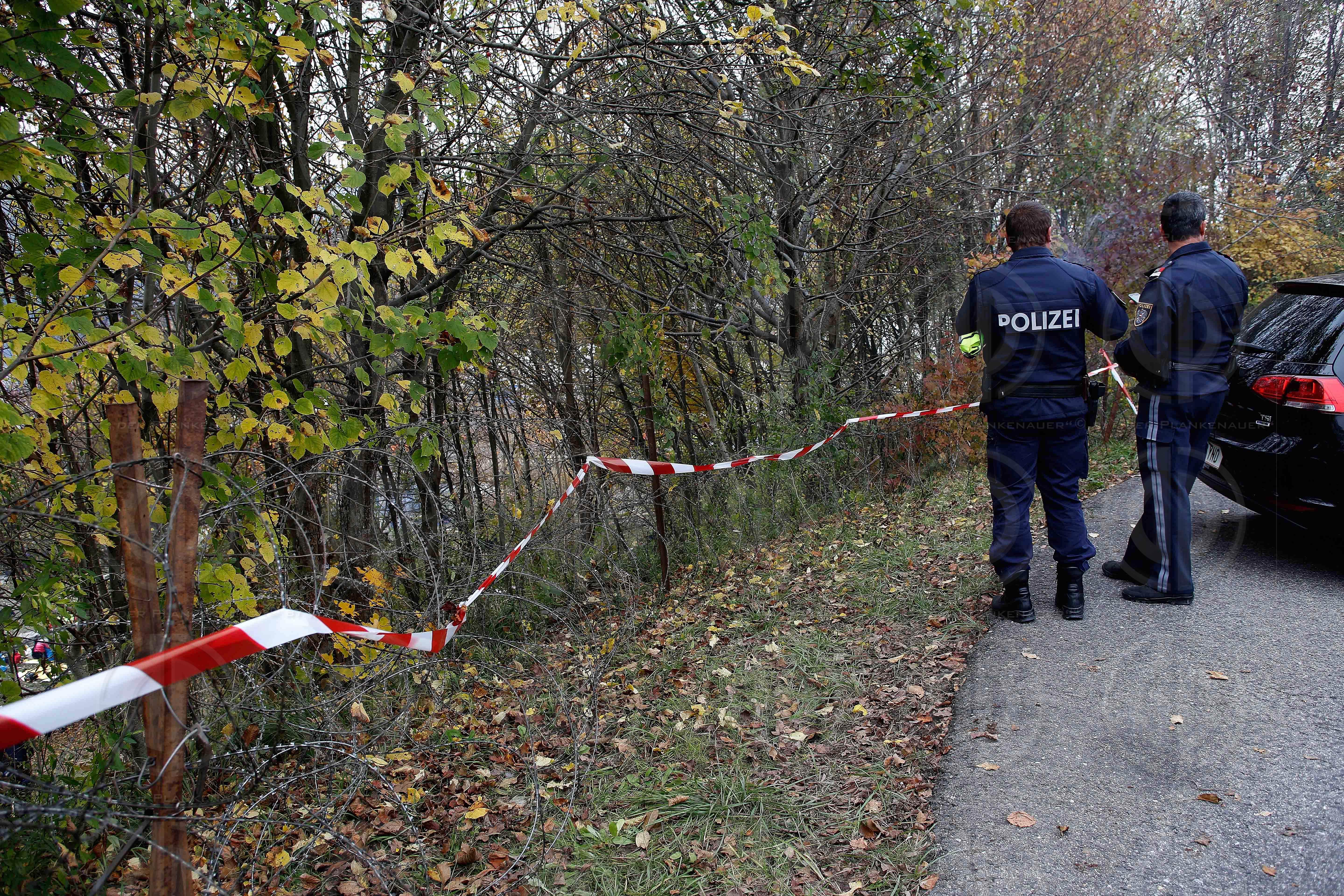 Fluechlingstragoedie an der Grenze in Strass-Spielfeld