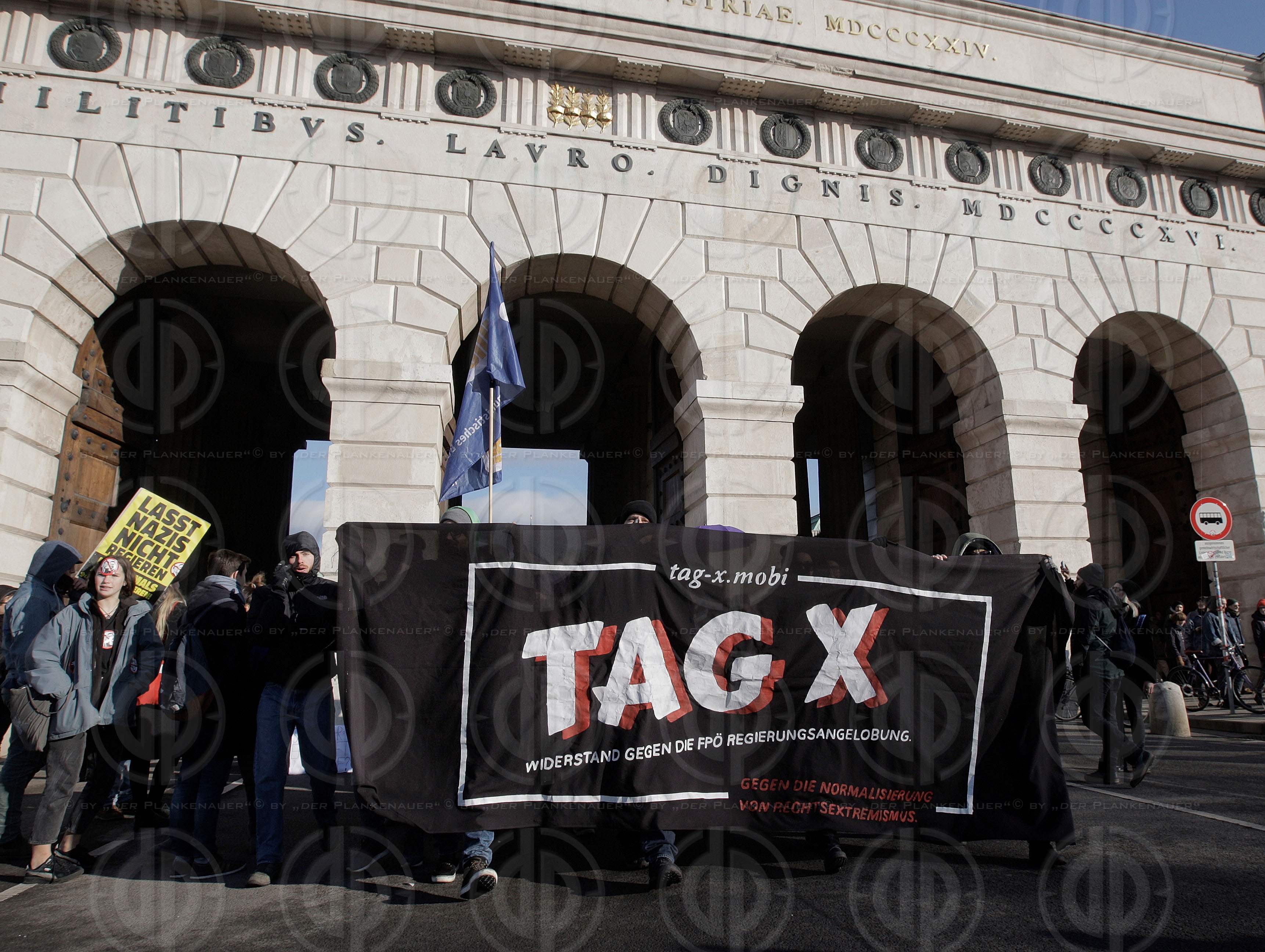 Demos gegen neue Regierung