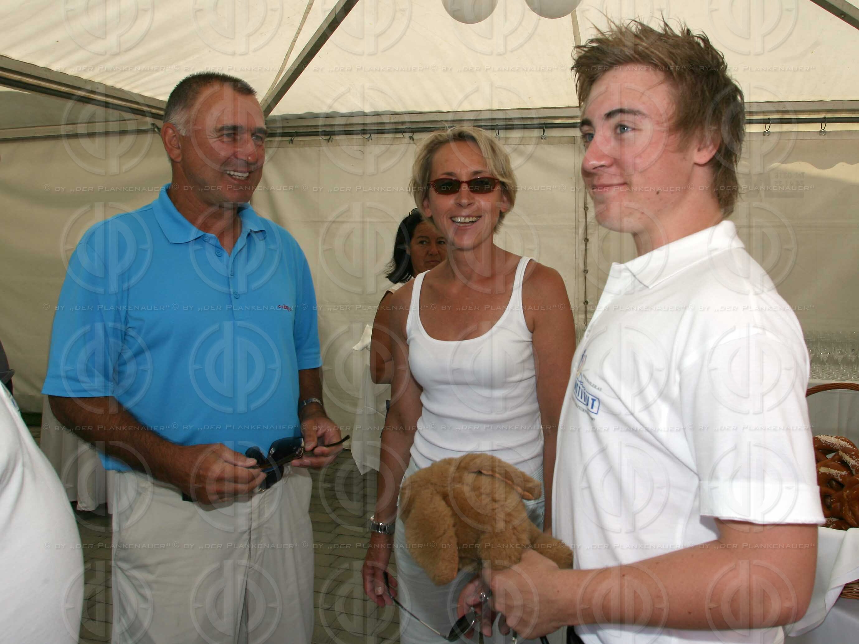 Das Institut-Charity Golf Einladungsturnier-Registrierung