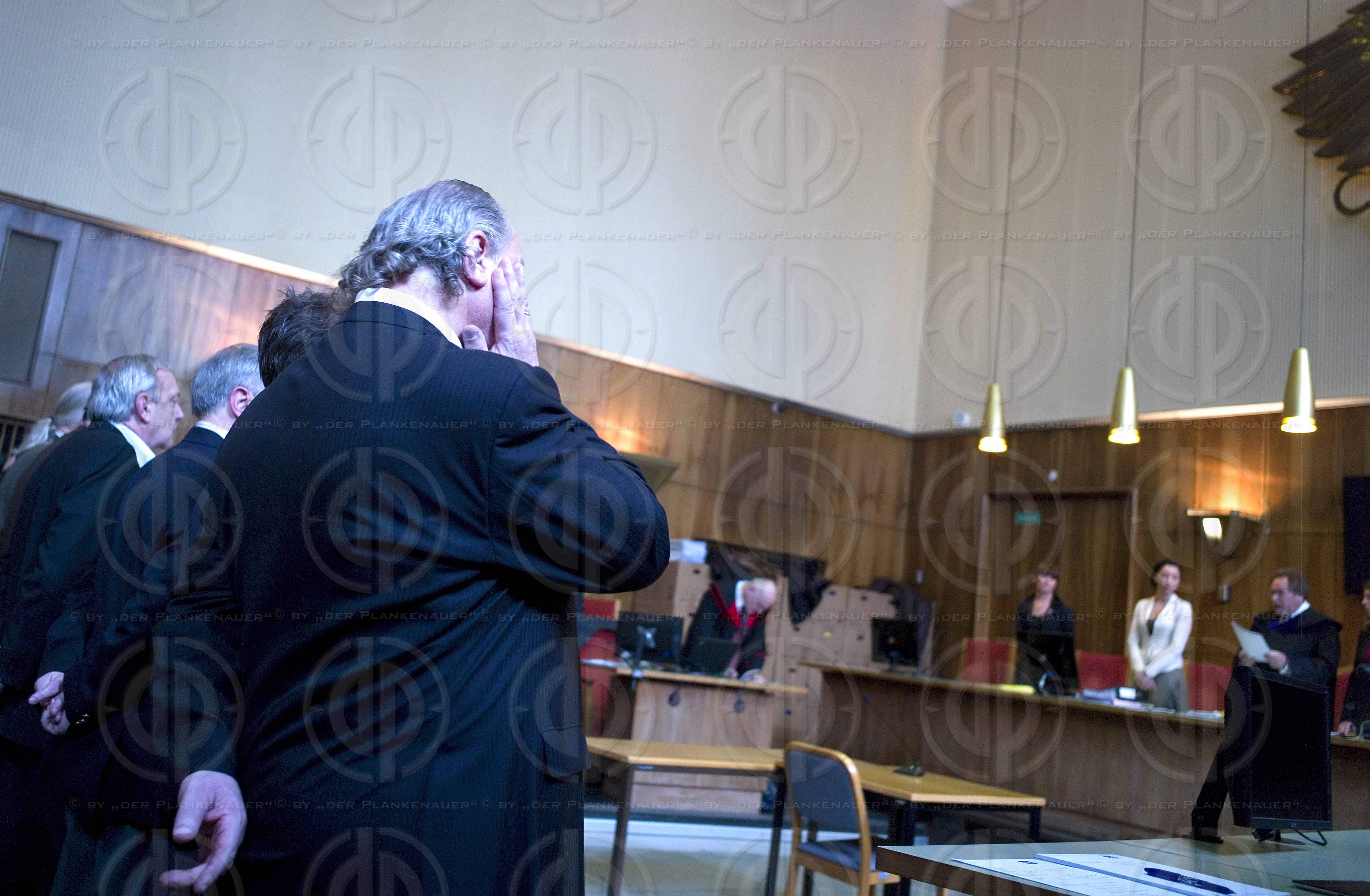 Strafverfahren gegen Hannes KARTNIG u.a.