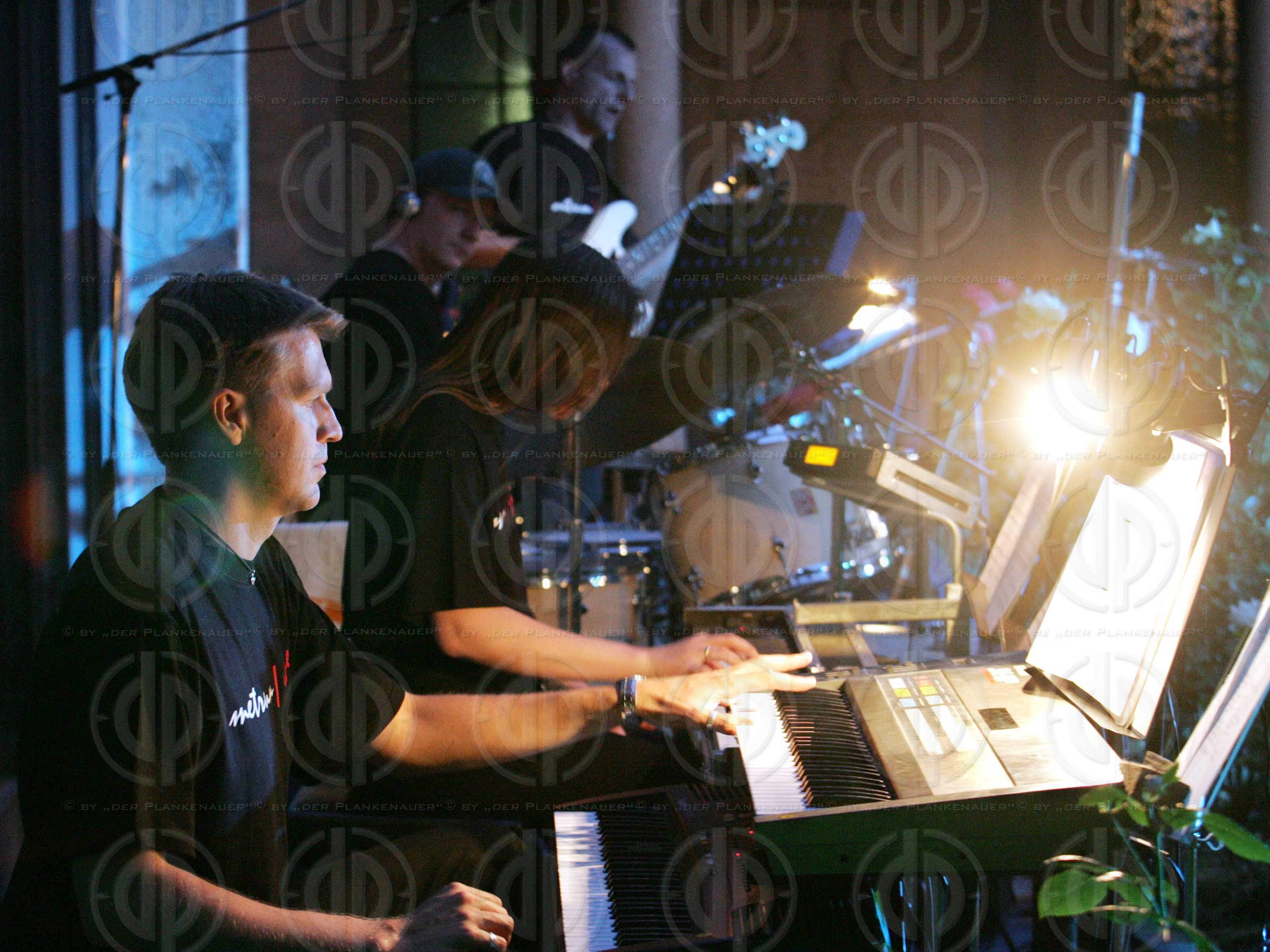 Open Air metrum music fragile narration