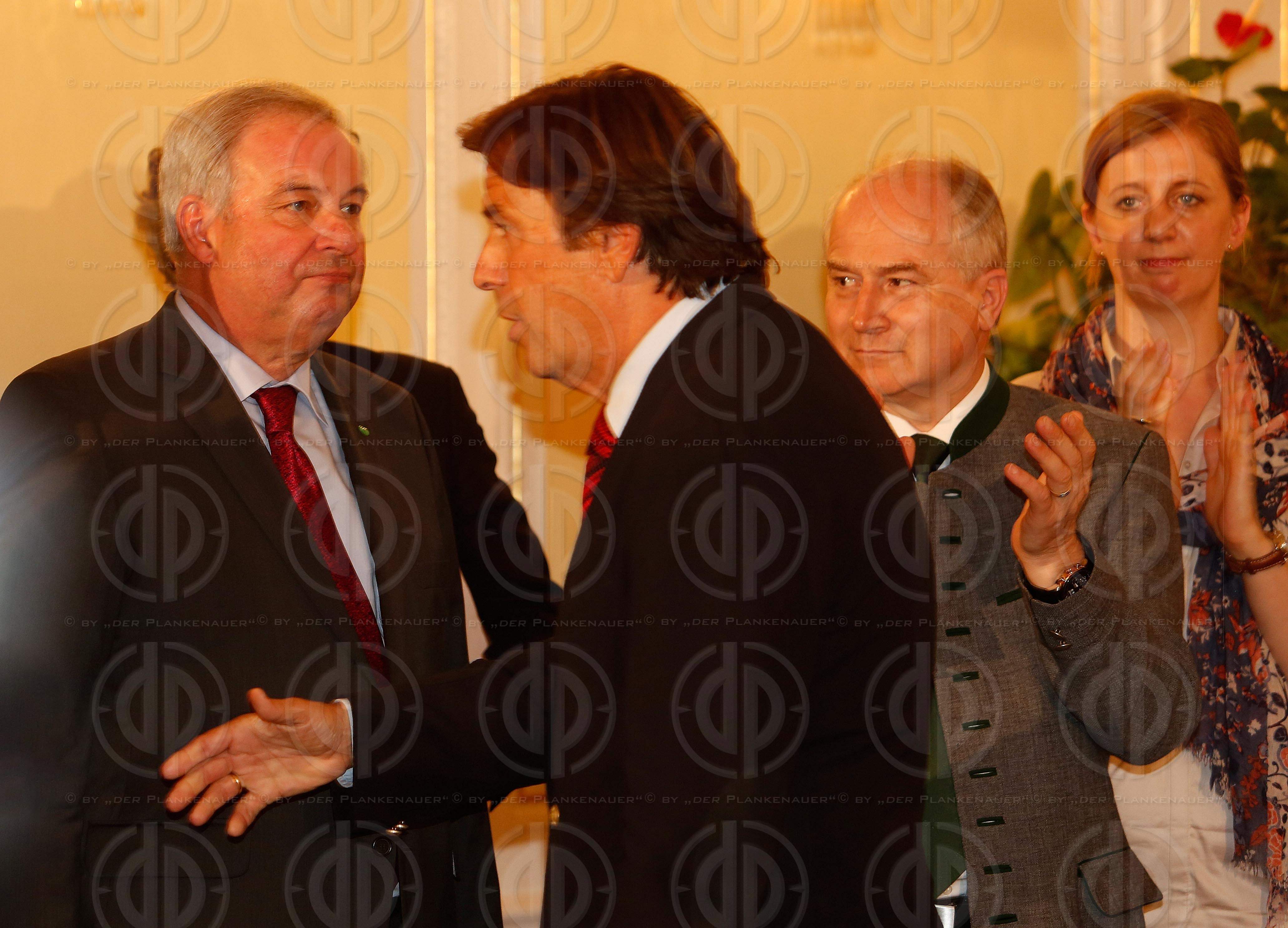 Pressekonferenz - LH Voves tritt zurueck